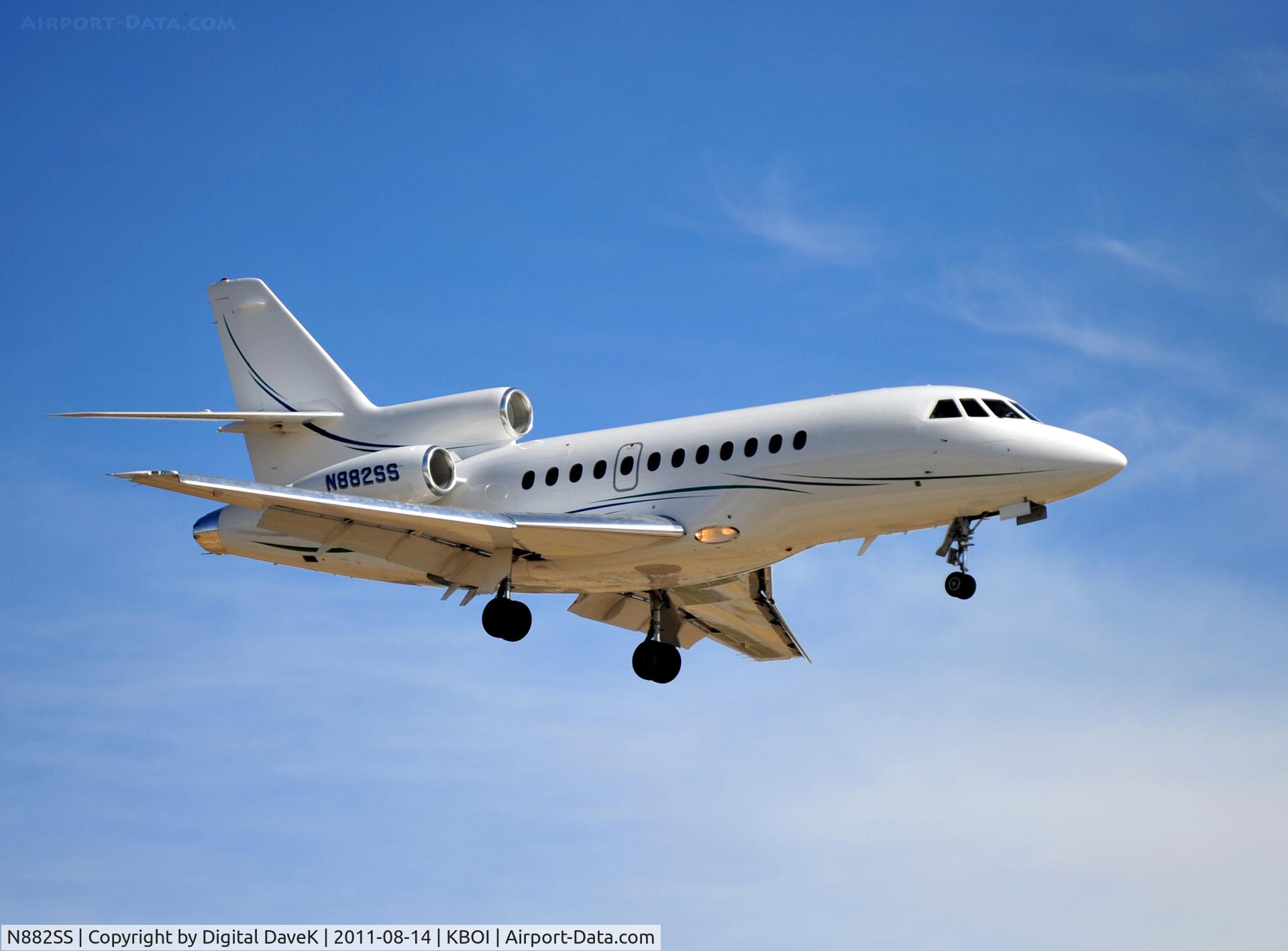 N882SS, 1990 Dassault-Breguet Falcon (Mystere) 900 C/N 80, West approach
