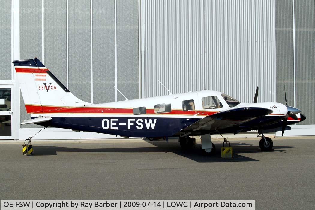 OE-FSW, 1999 Piper PA-34-220T Seneca V C/N 34-49135, Piper PA-34-220T Seneca V [3449135] Graz~OE 14/07/2009