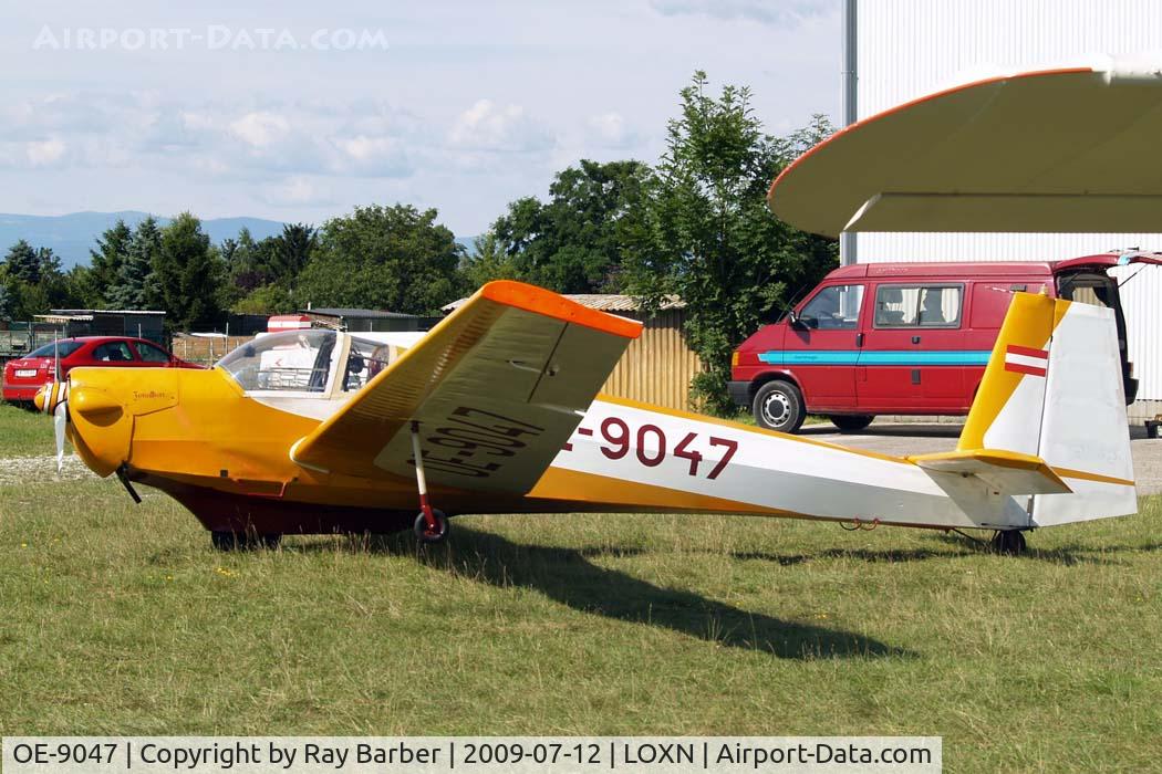 OE-9047, Scheibe SF-25B Falke C/N 46239, Scheibe SF-25B Falke [46239] Wiener Neustadt West~OE 12/07/2009.