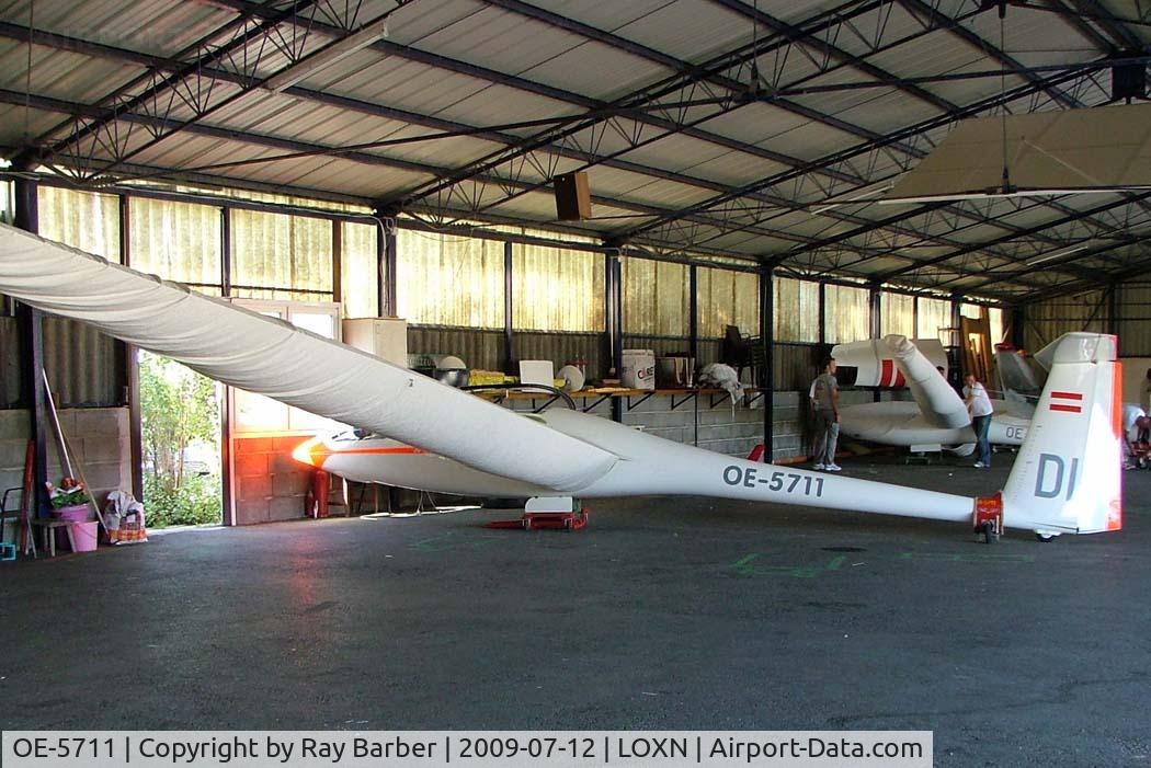 OE-5711, 1991 Glaser-Dirks DG-500 Elan Orion C/N 5E-29(T)X45, Glaser-Dirks DG-500 Elan Orion [5E-29(T)X45] Wiener Neustadt West~OE 12/07/2009.