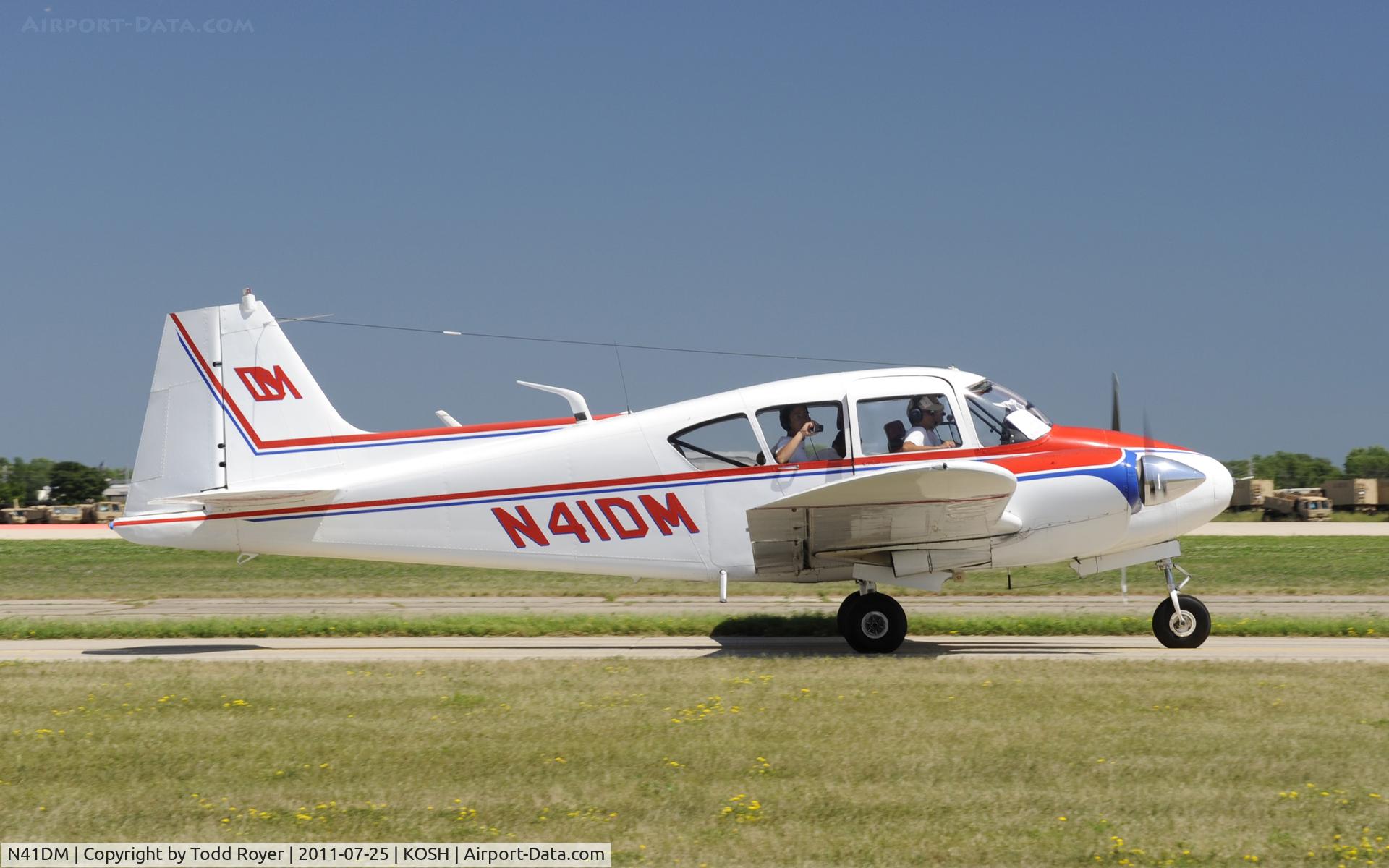 N41DM, 1959 Piper PA-23-160 Apache C/N 23-1566, AIRVENTURE 2011