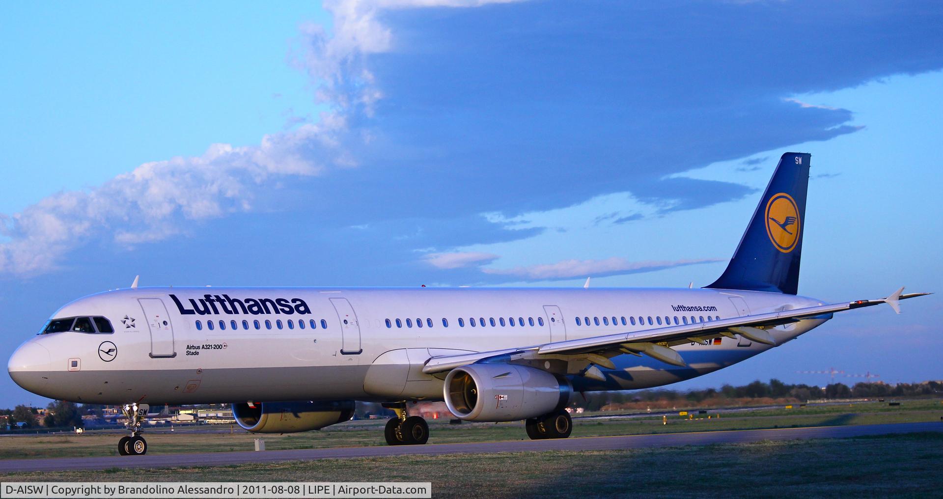 D-AISW, 2009 Airbus A321-231 C/N 4087, Ready to full throttle
G.Marconi Airport Bologna