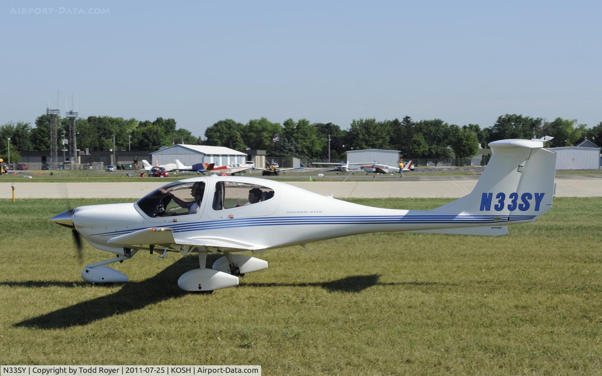 N33SY, 2004 Diamond DA-40 Diamond Star C/N 40.370, AIRVENTURE 2011