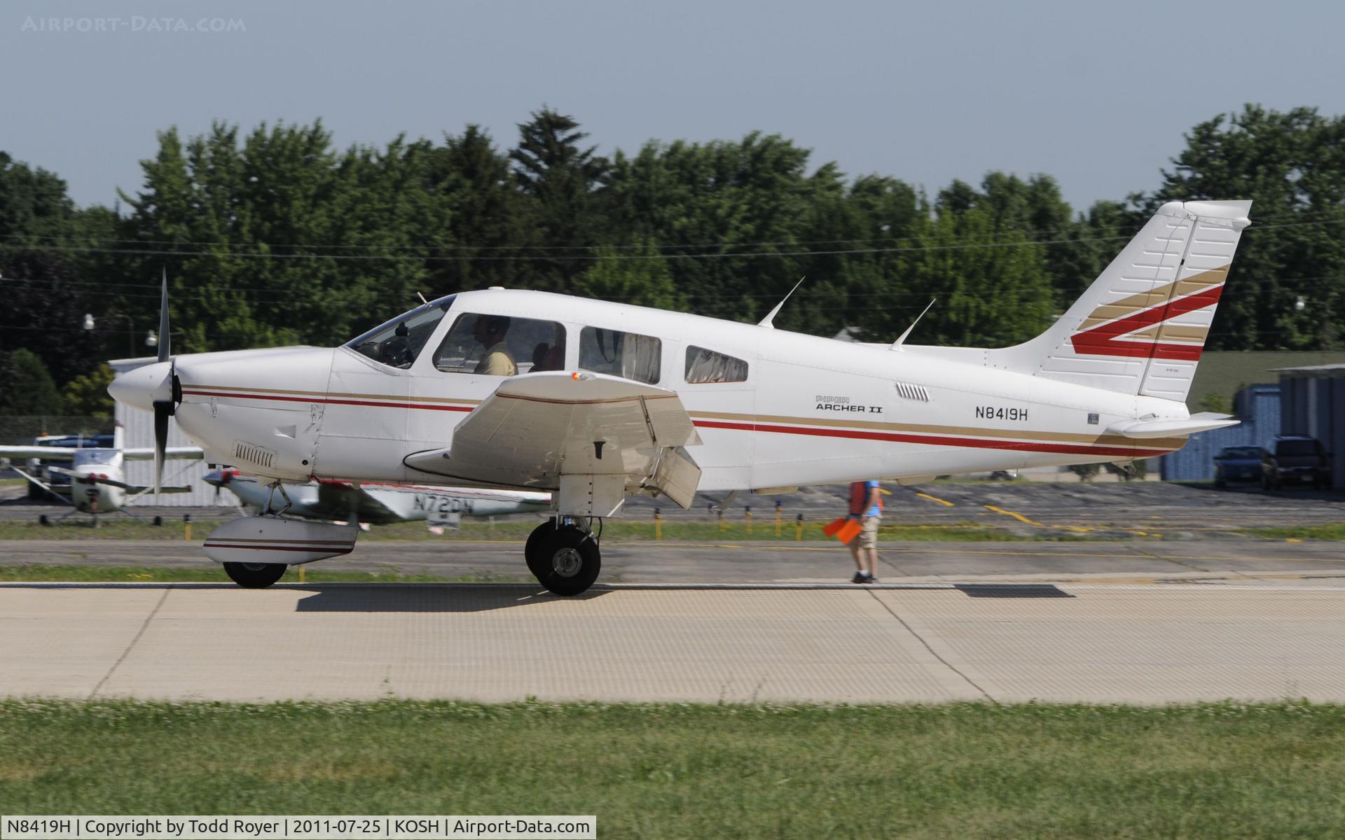 N8419H, 1981 Piper PA-28-181 C/N 28-8190291, AIRVENTURE 2011