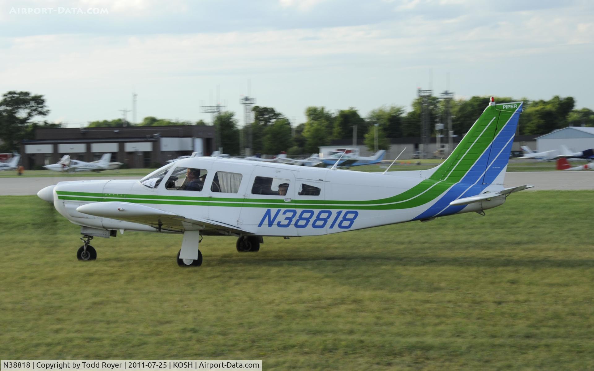 N38818, 1977 Piper PA-32R-300 Cherokee Lance C/N 32R-7780475, AIRVENTURE 2011
