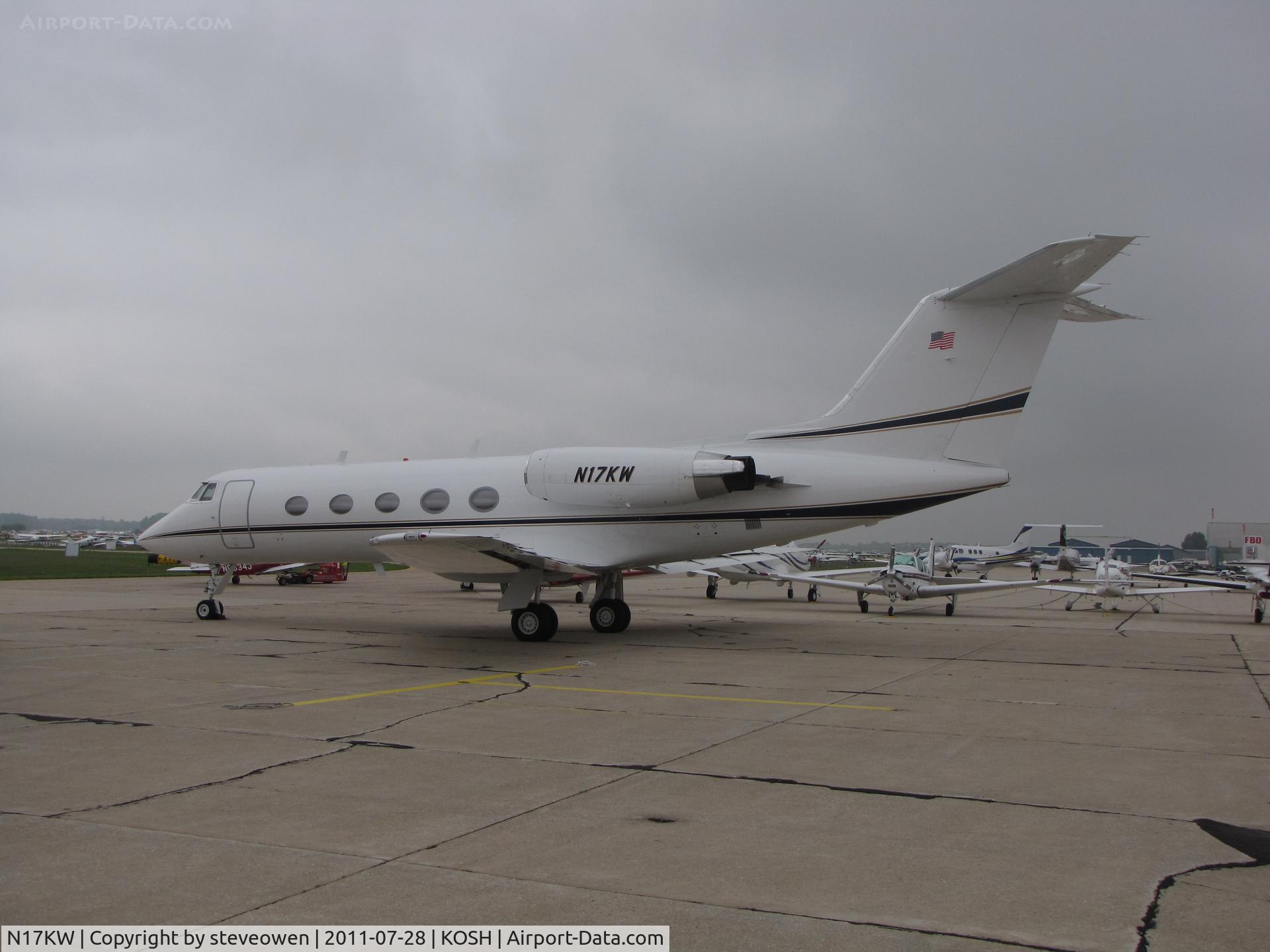 N17KW, Grumman G-1159 Gulfstream II C/N 028, Orion FBO ramp EAA2011