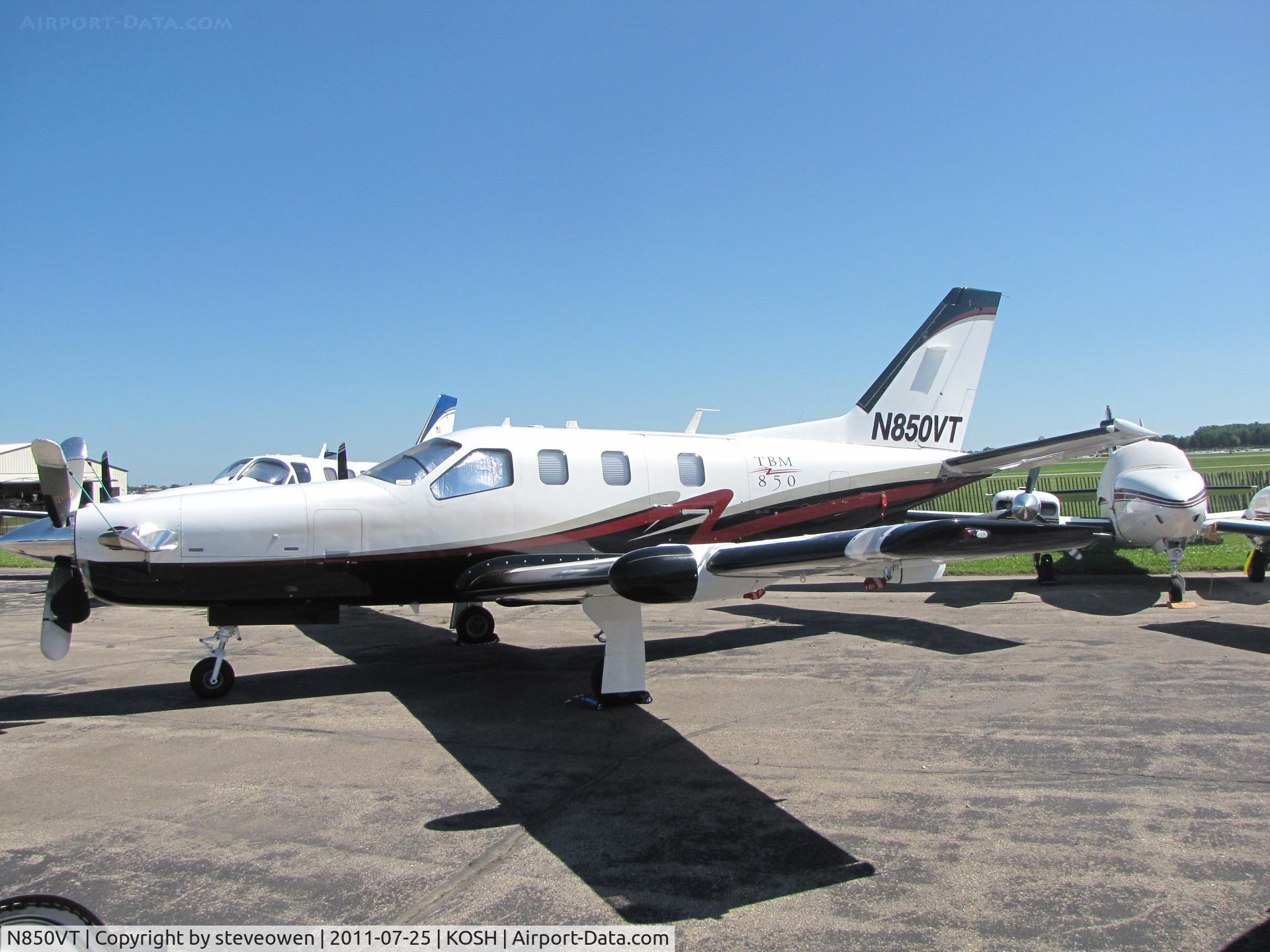 N850VT, Socata TBM-700 C/N 389, Orion FBO ramp  @ EAA2011