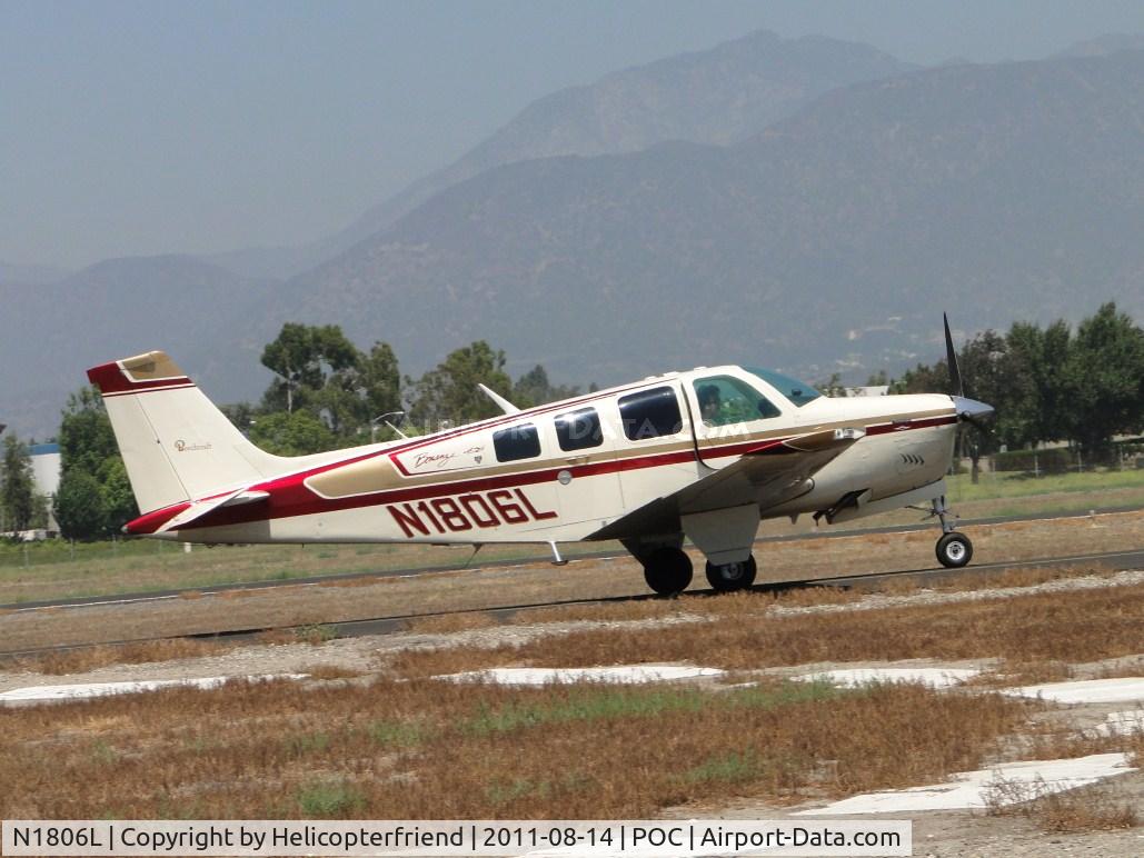 N1806L, 1976 Beech A36 Bonanza 36 C/N E-836, Taxiing on taxiway Sierra, heading for runway 26L