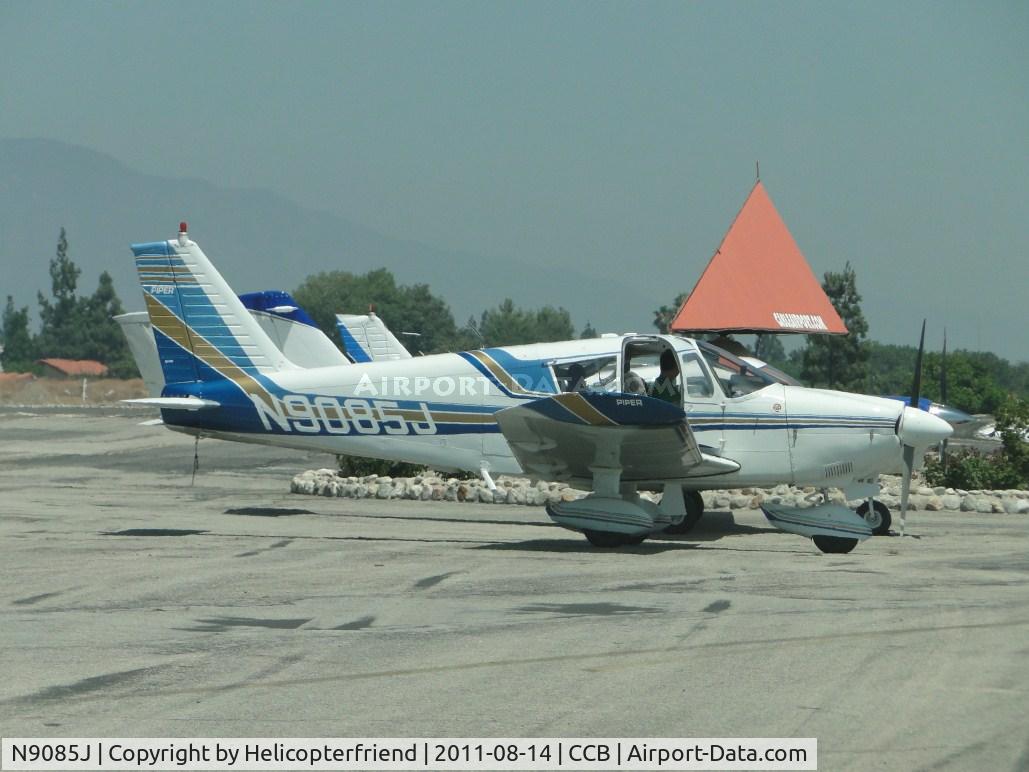 N9085J, 1966 Piper PA-28-180 C/N 28-3122, Parking and taking a short break