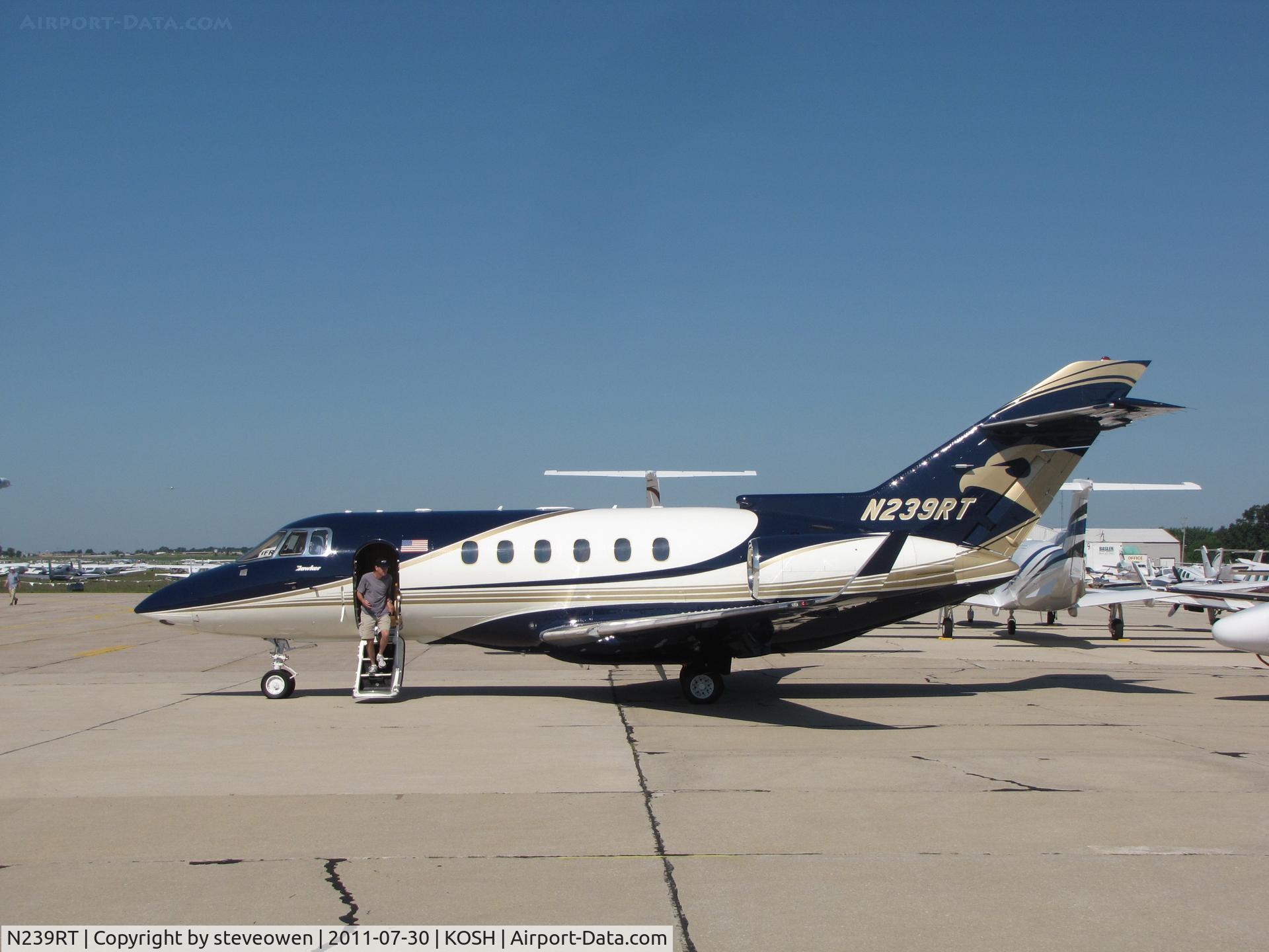 N239RT, Hawker Beechcraft Hawker 900XP C/N HA-0120, Orion FBO Ramp EAA 2011