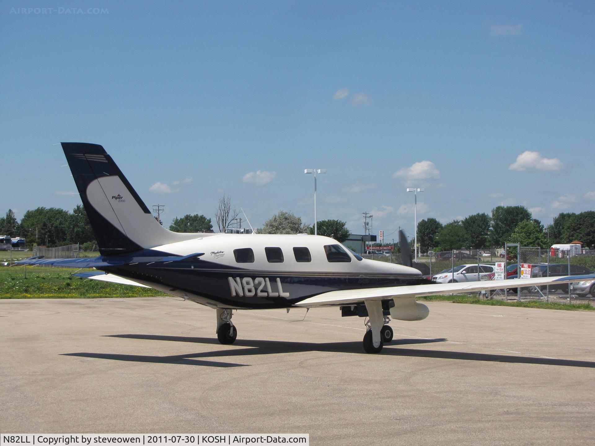 N82LL, 2000 Piper PA-46-350P Malibu Mirage C/N 4636289, orion FBO Ramp EAA 2011