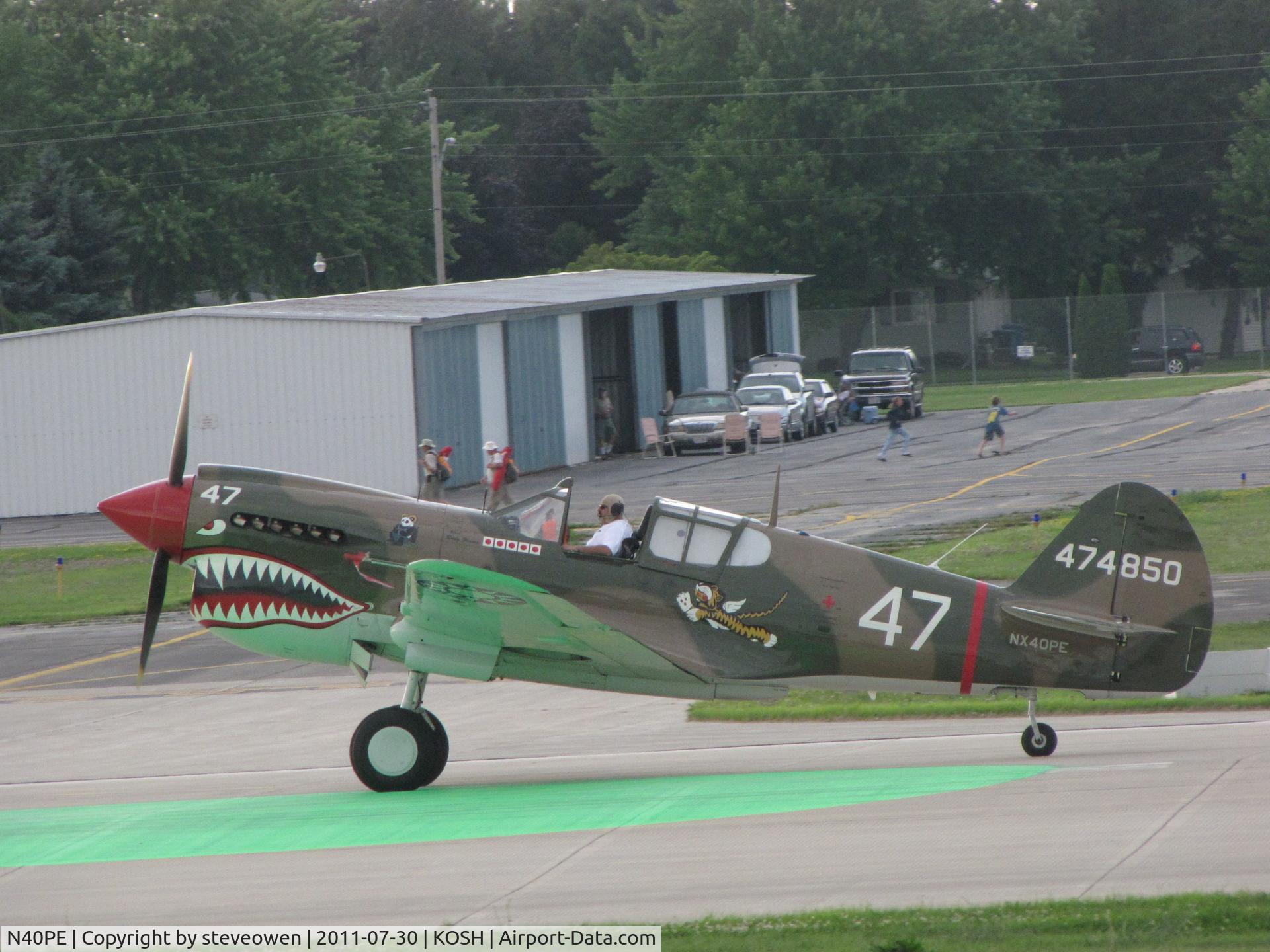 N40PE, 1942 Curtiss P-40E C/N AK905, landing 