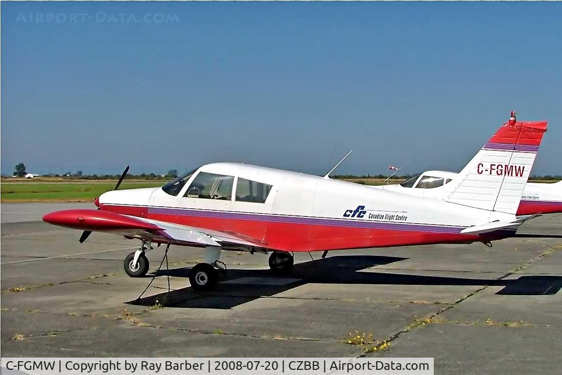 C-FGMW, 1973 Piper PA-28-140 C/N 28-7325637, Piper PA-28-140 Cherokee [28-7325637]  Boundary Bay~C 20/07/2008.