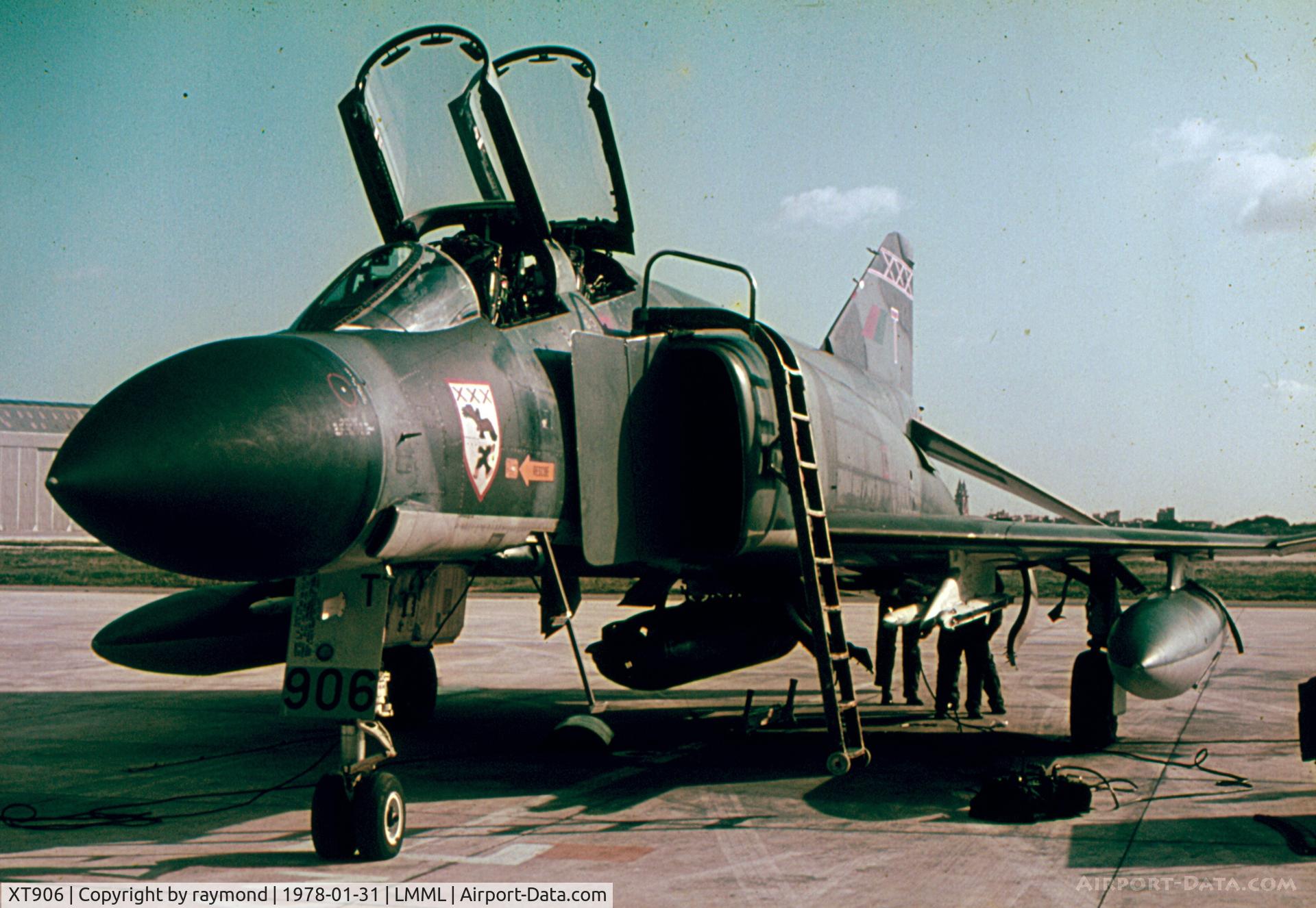 XT906, 1968 McDonnell Douglas Phantom FGR2 C/N 2657, Phantom FGR2 XT906/T 29Sqd RAF