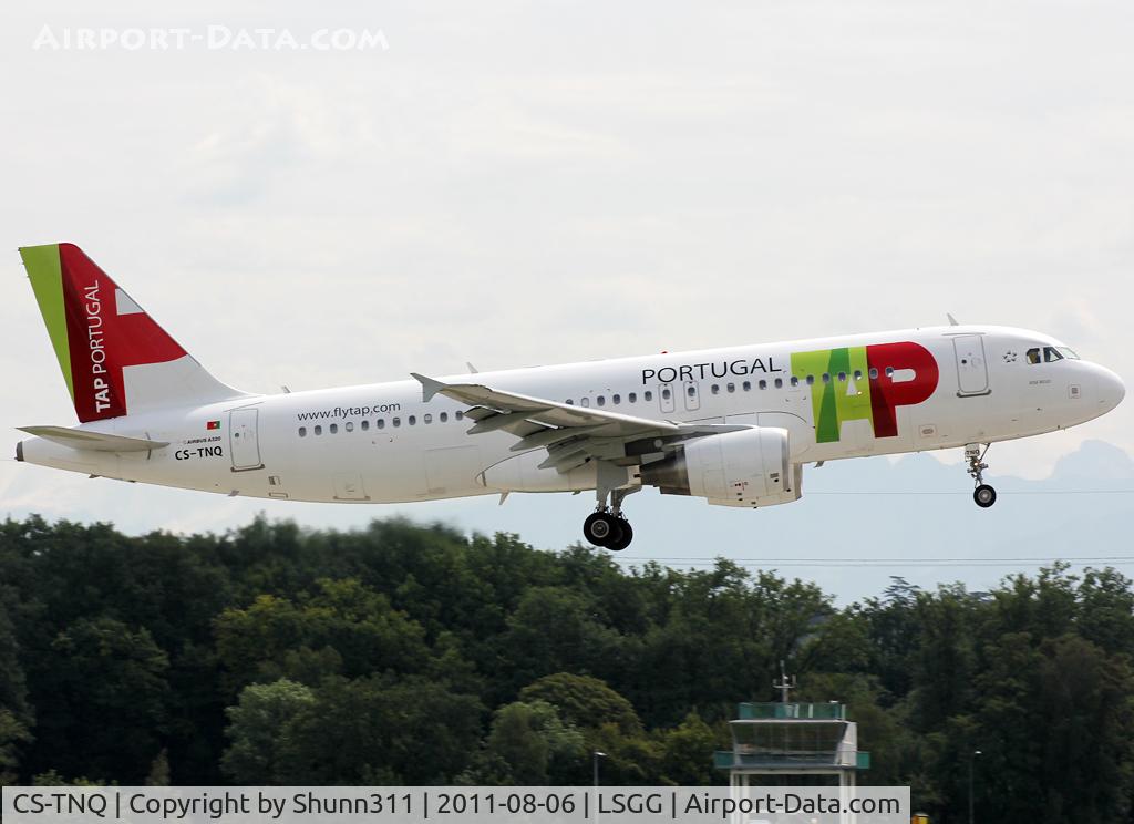 CS-TNQ, 2009 Airbus A320-214 C/N 3769, Landing rwy 23