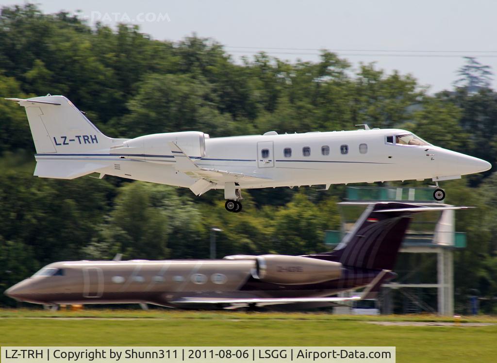 LZ-TRH, Learjet 60 C/N 60-399, Landing rwy 23