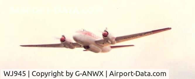 WJ945, 1953 Vickers Varsity T.1 C/N 619, Fly past at Duxford.