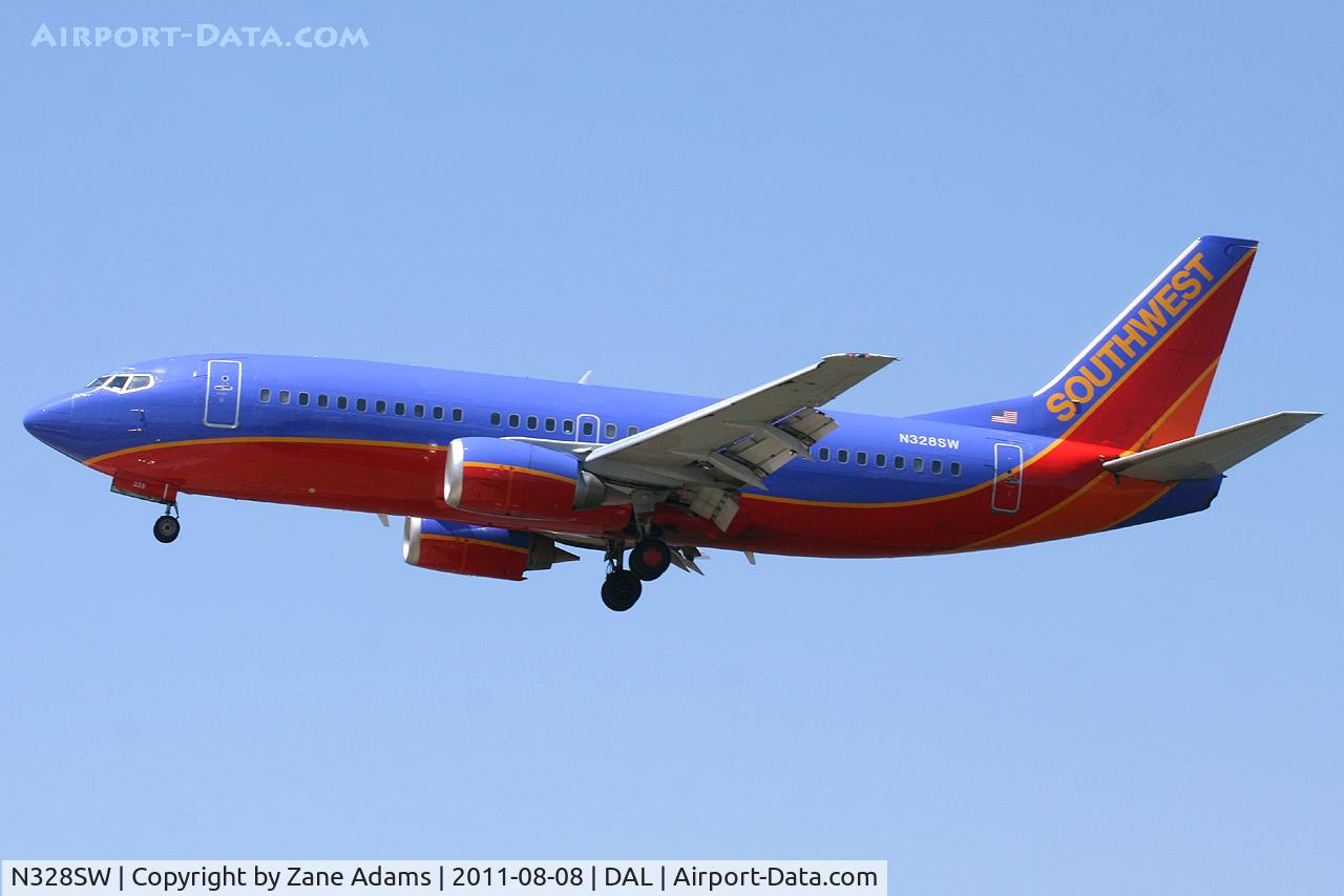 N328SW, 1988 Boeing 737-3H4 C/N 23692, Southwest Airlines landing at Dallas Love Field.