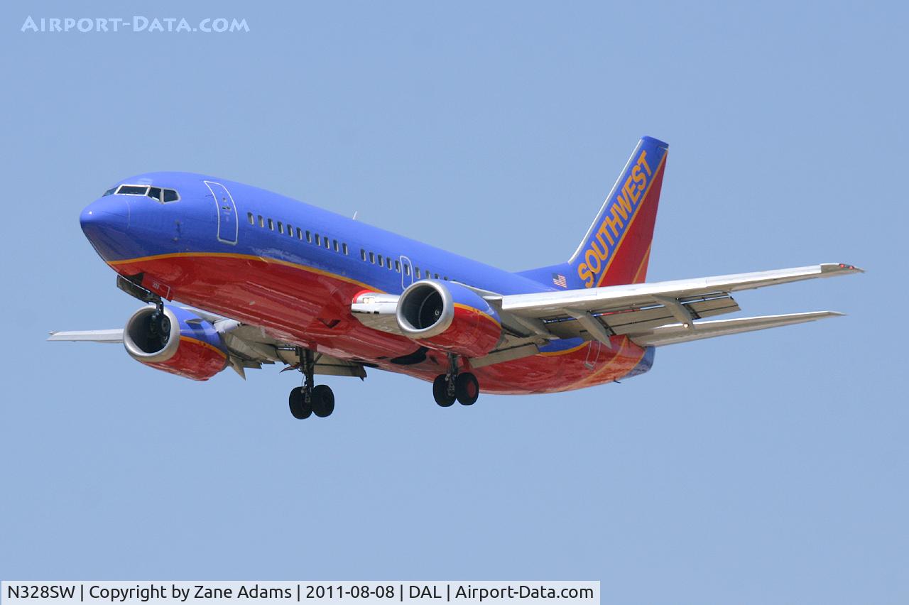 N328SW, 1988 Boeing 737-3H4 C/N 23692, Southwest Airlines landing at Dallas Love Field.