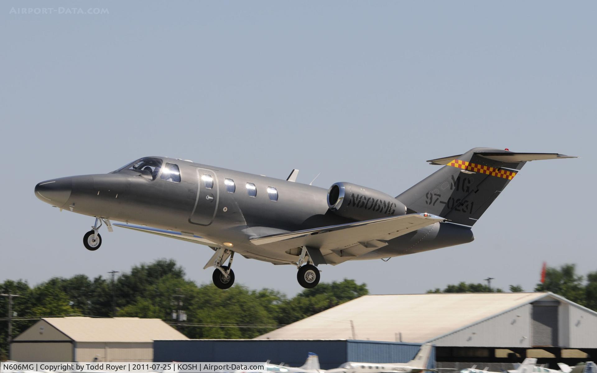 N606MG, 1997 Cessna 525 CitationJet CJ1 C/N 525-0231, AIRVENTURE 2011
