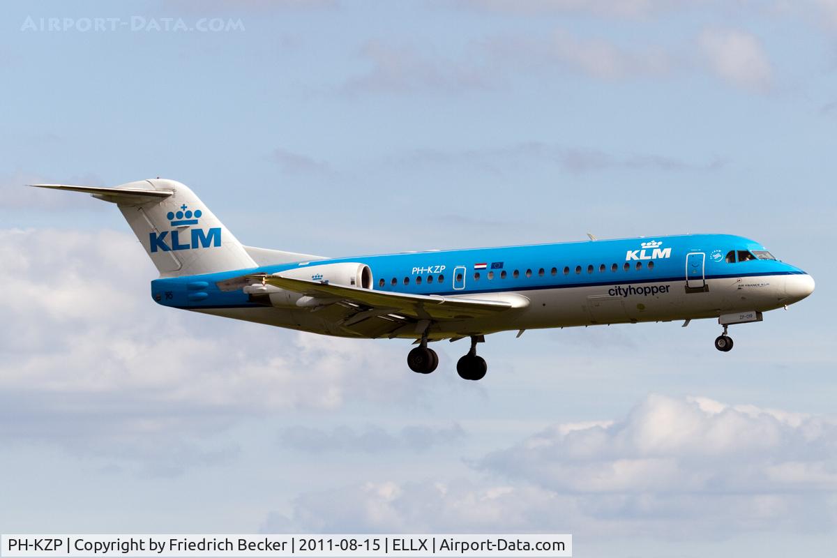 PH-KZP, 1995 Fokker 70 (F-28-0070) C/N 11539, on final RW24