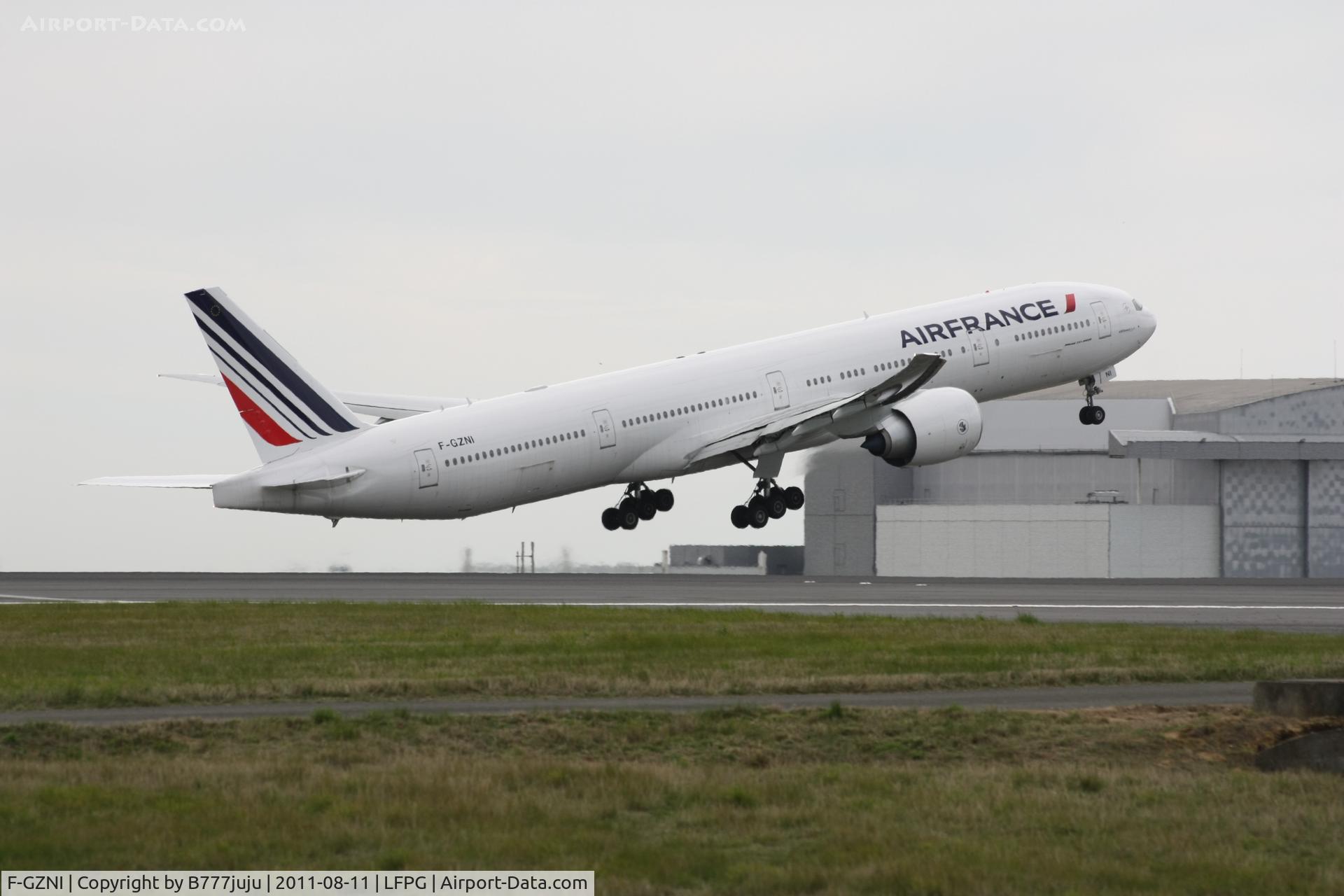 F-GZNI, 2011 Boeing 777-328/ER C/N 39973, on take off at CDG