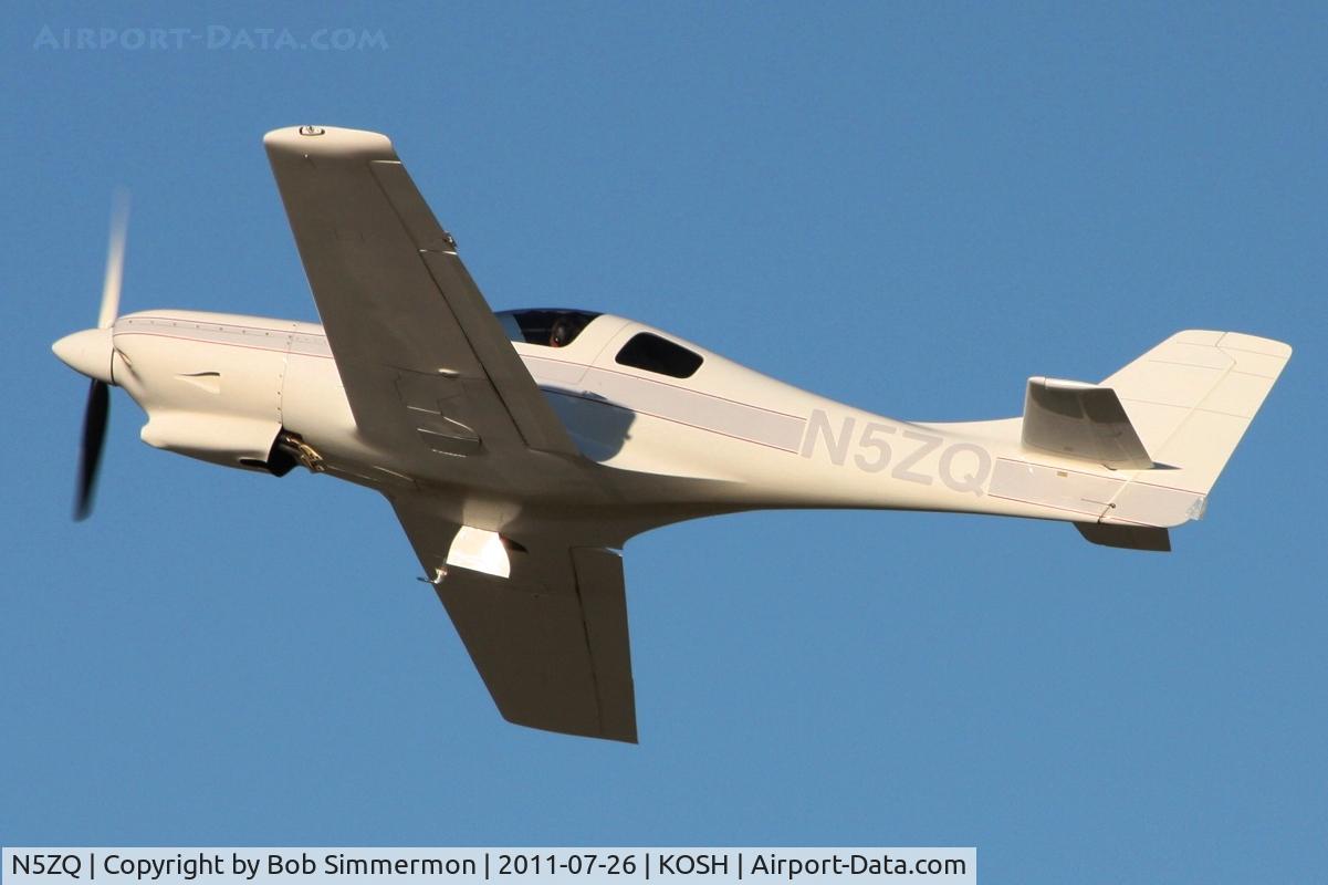N5ZQ, 2001 Lancair 320 C/N 612-320-358FB, Departing Airventure 2011.
