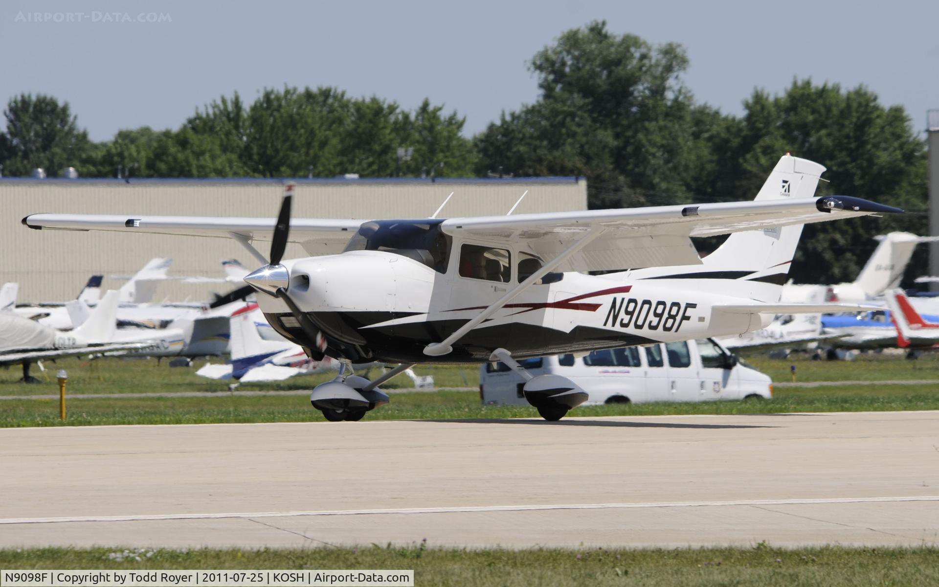 N9098F, Cessna 182T Skylane C/N 18282286, AIRVENTURE 2011