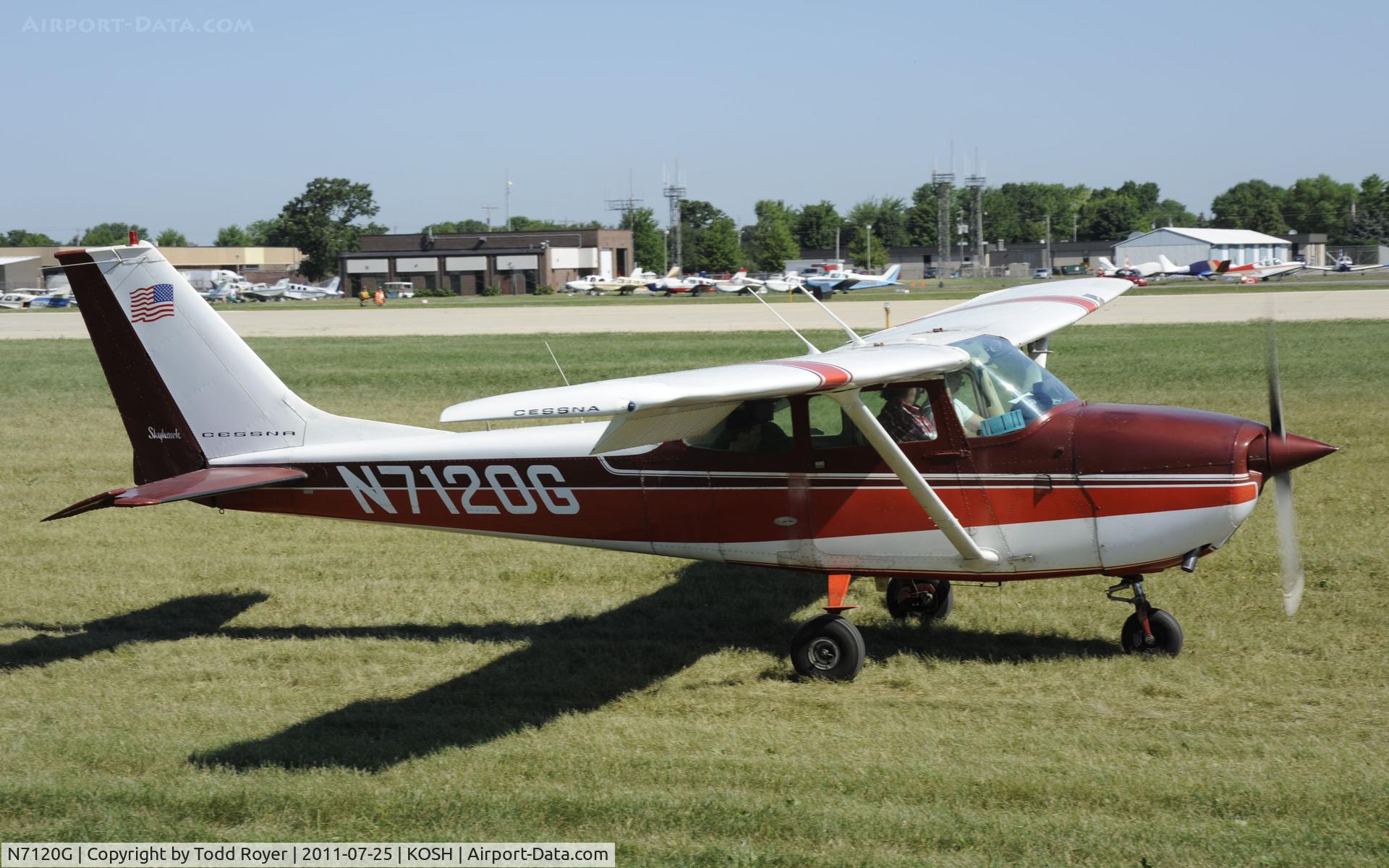 N7120G, 1969 Cessna 172K Skyhawk C/N 17258820, AIRVENTURE 2011