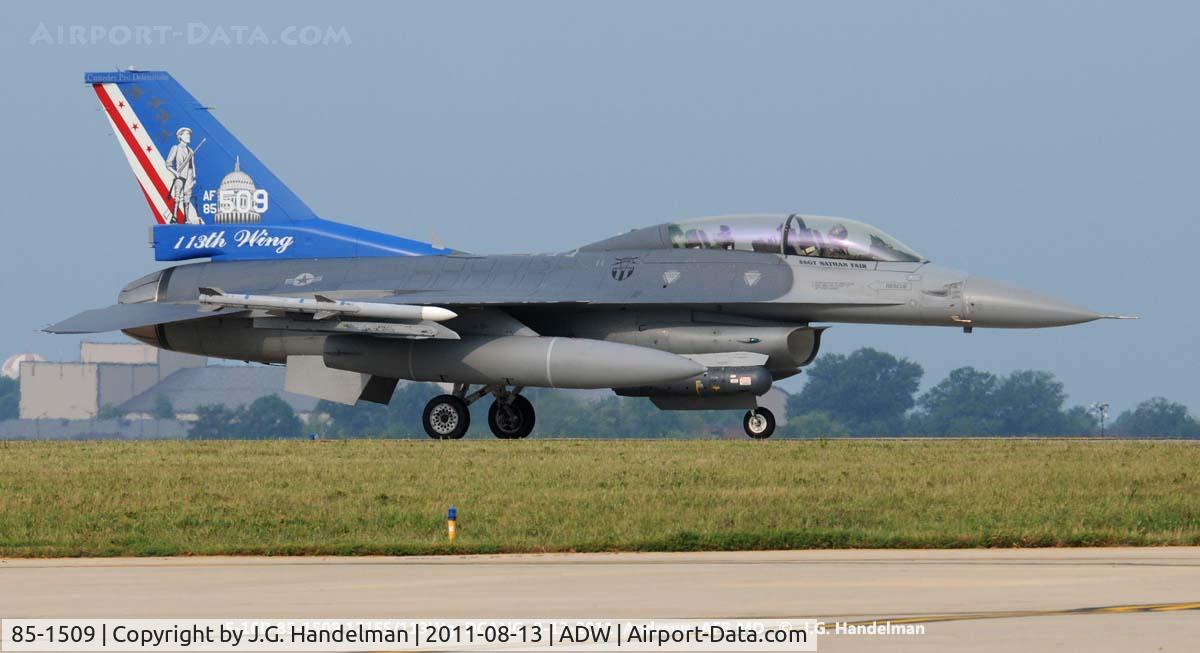 85-1509, 1985 General Dynamics F-16D Fighting Falcon C/N 5D-31, taxiing for take off