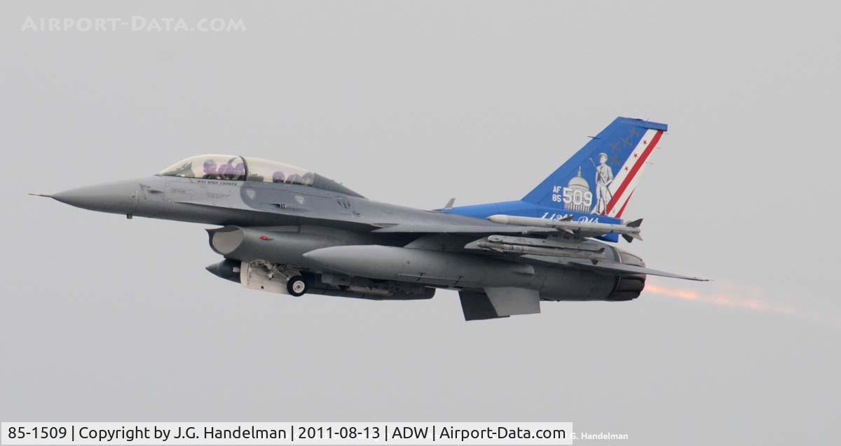 85-1509, 1985 General Dynamics F-16D Fighting Falcon C/N 5D-31, take off
