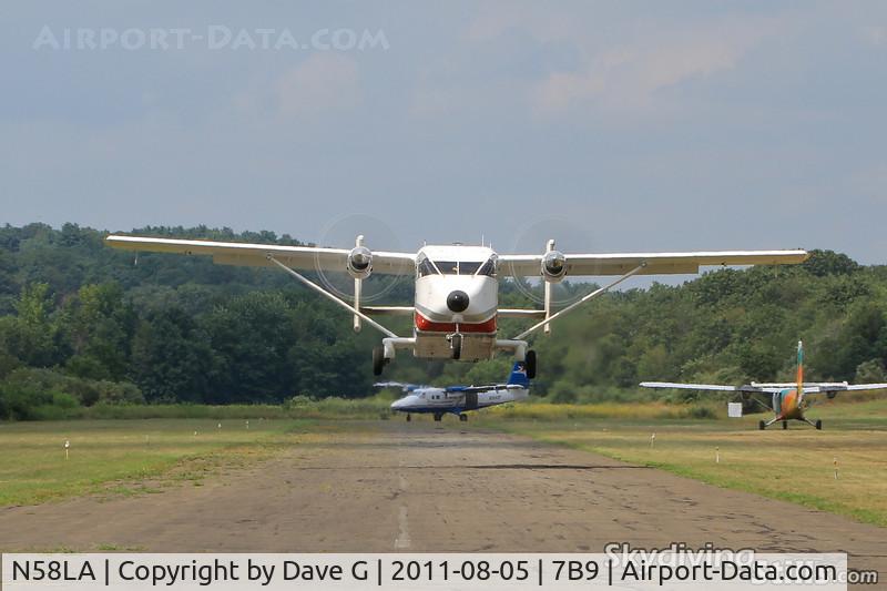 N58LA, 1982 Short SC-7 Skyvan 3A-100 C/N SH1979, Departing Connecticut Parachutists, Ellington, CT.