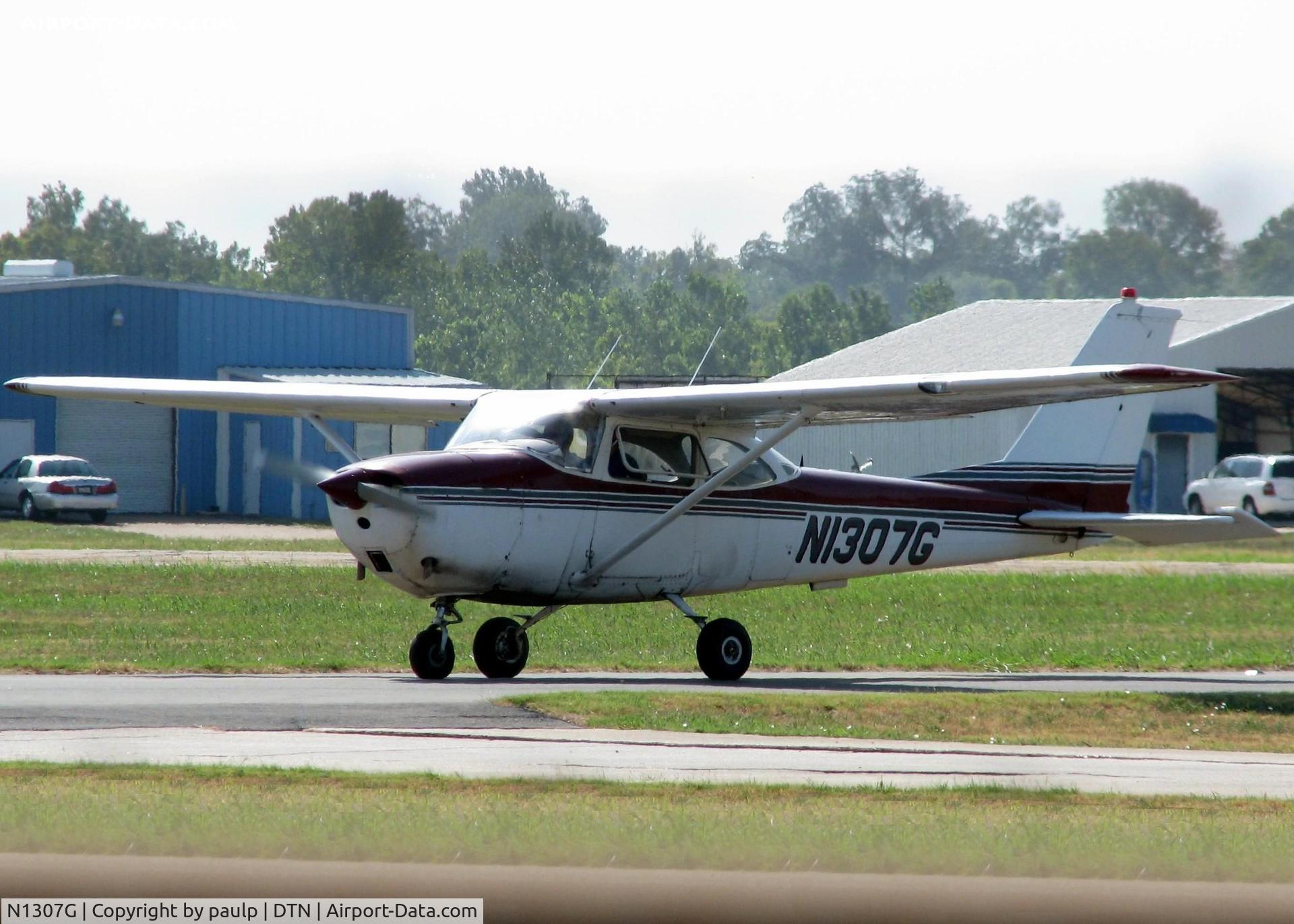 N1307G, 1966 Cessna 172G C/N 17254120, At Downtown Shreveport.