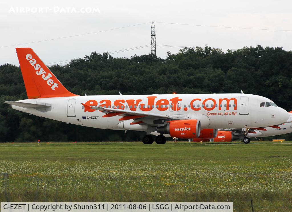 G-EZET, 2004 Airbus A319-111 C/N 2271, Ready for take off rwy 23