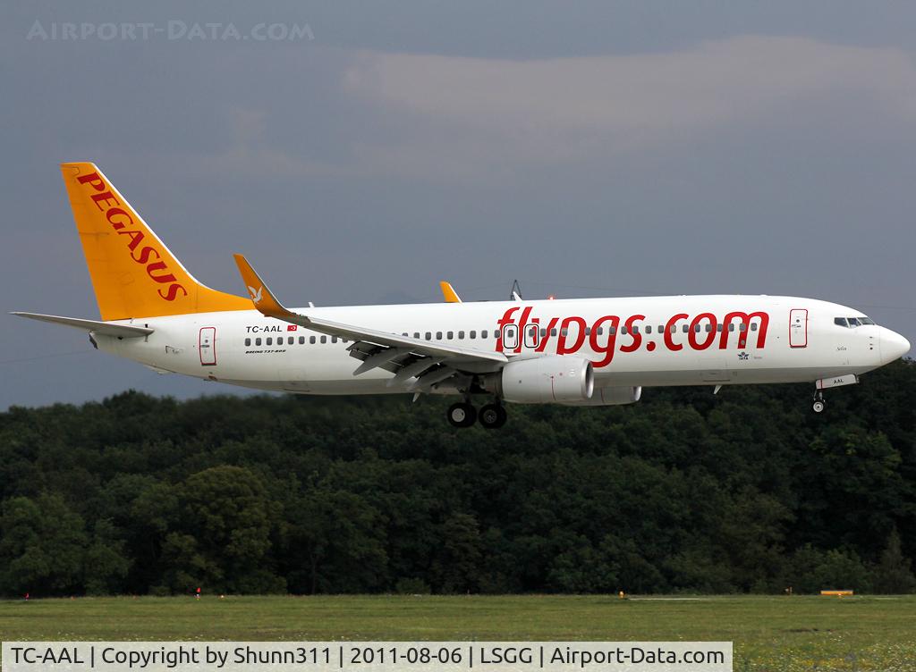 TC-AAL, 2009 Boeing 737-82R C/N 35984, Landing rwy 23