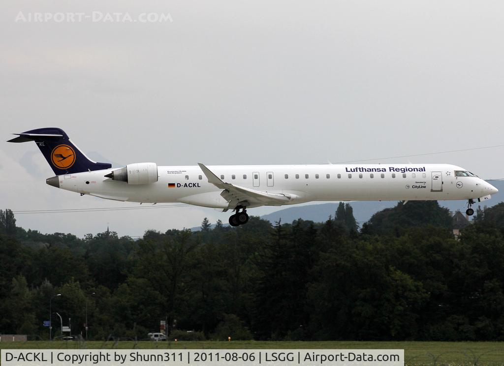 D-ACKL, 2006 Bombardier CRJ-900LR (CL-600-2D24) C/N 15095, Landing rwy 23