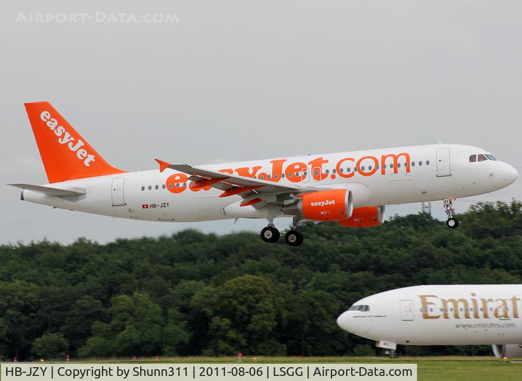 HB-JZY, 2010 Airbus A320-214 C/N 4196, Landing rwy 23