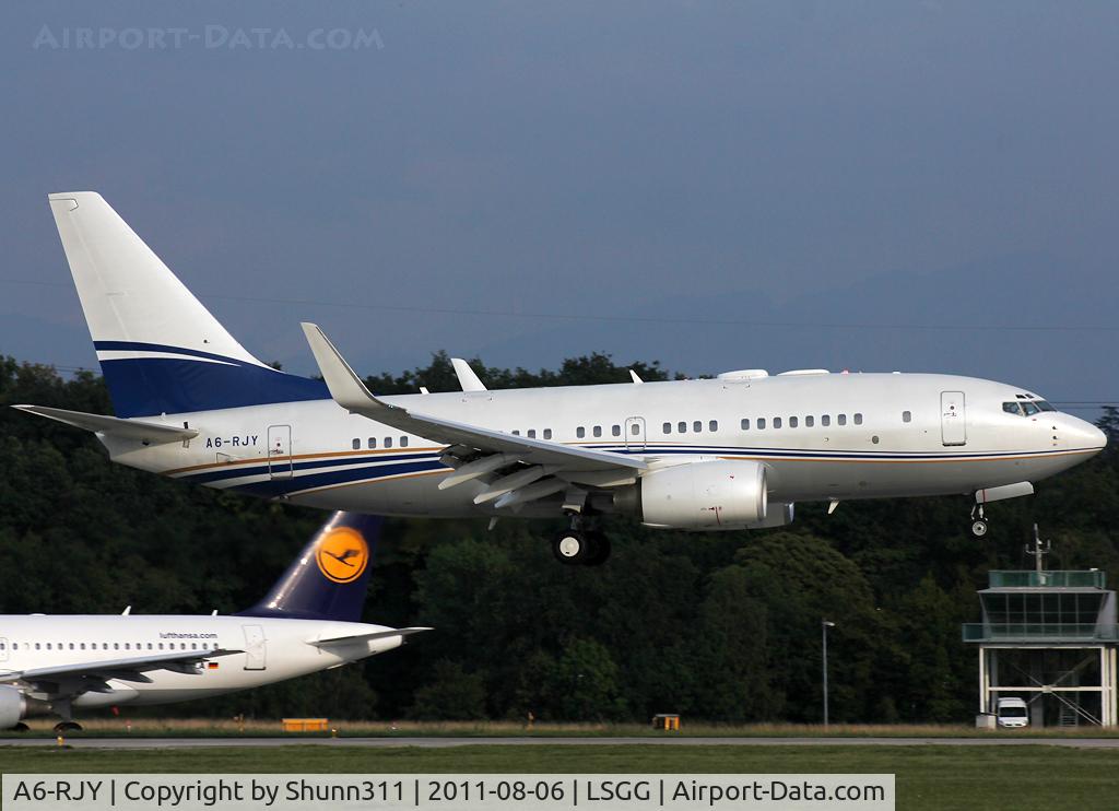 A6-RJY, 1999 Boeing 737-7Z5 BBJ C/N 29857, Landing rwy 23