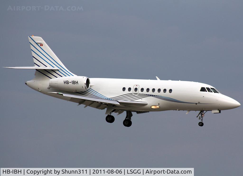 HB-IBH, 1996 Dassault Falcon 2000 C/N 042, Landing rwy 23