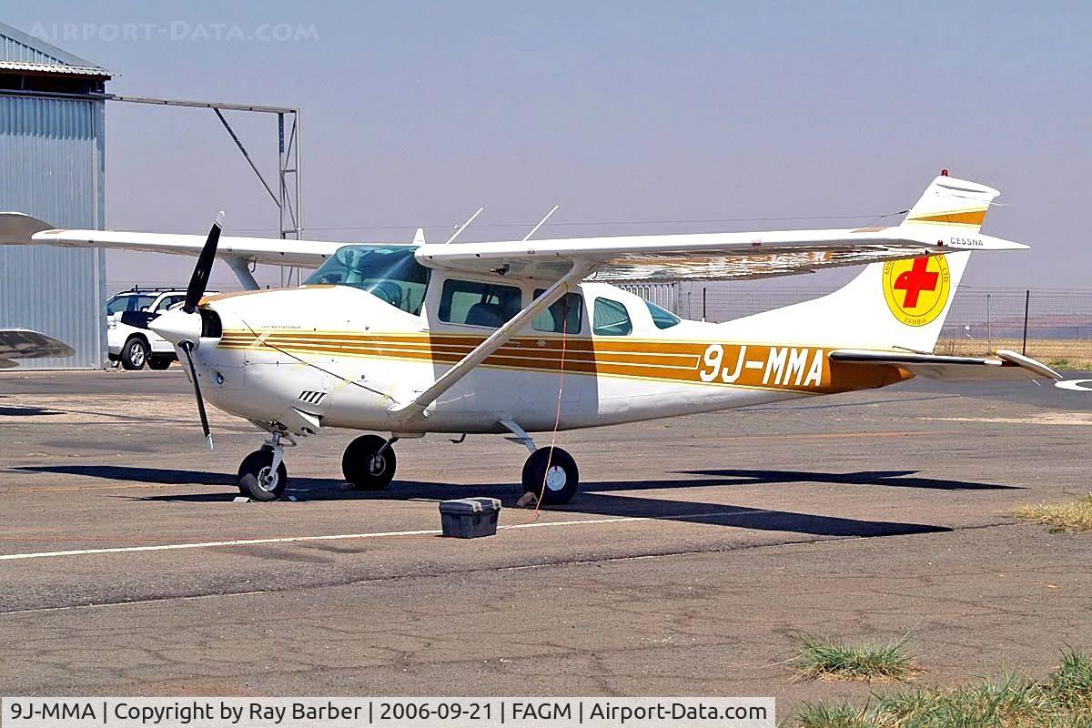 9J-MMA, Cessna U206F Stationair C/N U20602830, Cessna U.206F Stationair [U206-02830] Rand~ZS 21/09/2006.