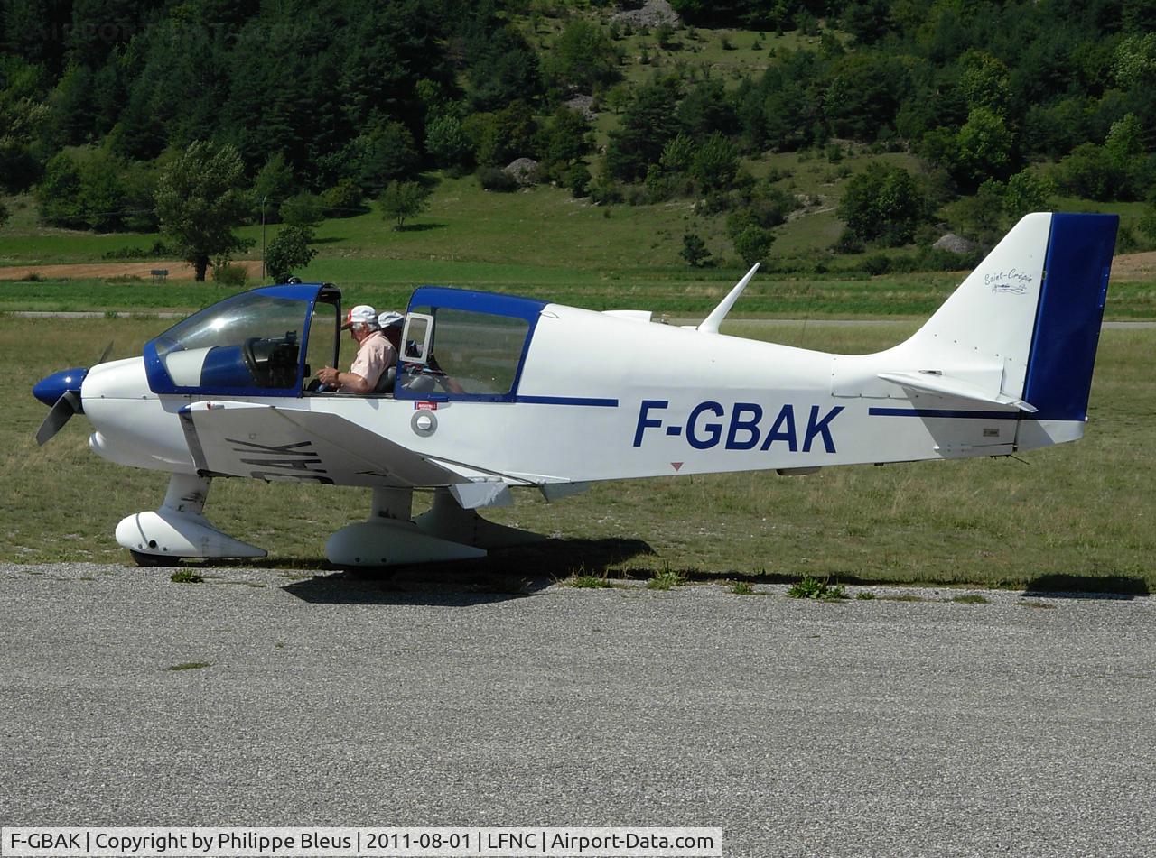 F-GBAK, Robin DR-400-140B 80 Major C/N 1292, Belonging to the local Flying club. Preparing for a flight.