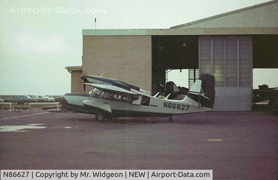 N86627, 1946 Grumman G-44A Widgeon C/N 1453, McDermott conversion at McDermott's hangar in 1969.