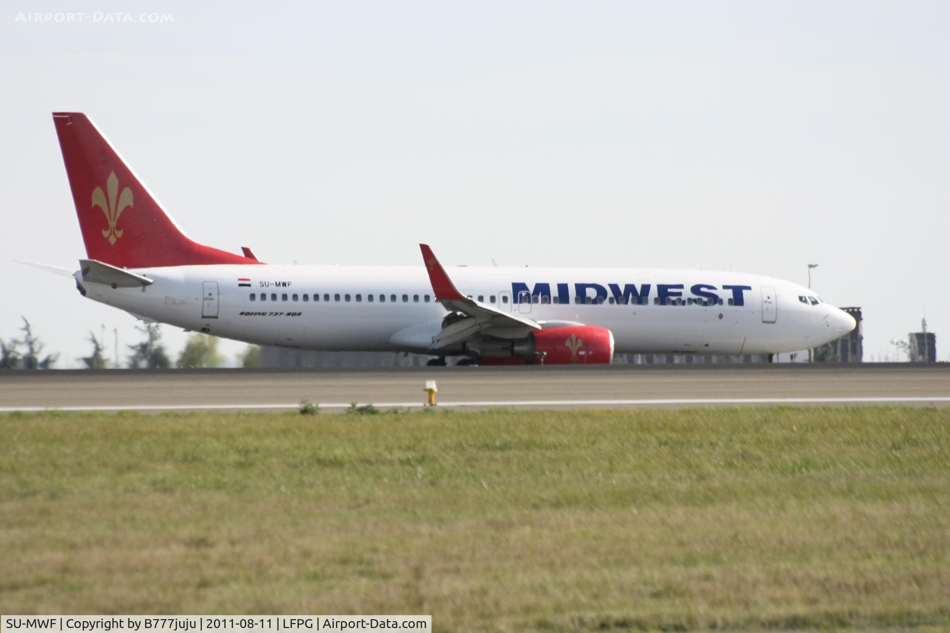 SU-MWF, 2005 Boeing 737-8Q8 C/N 32841, on landing at CDG