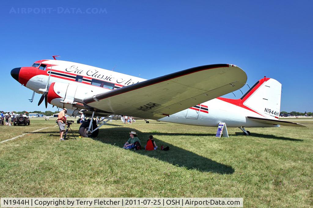 N1944H, 1945 Douglas DC-3C (C-47B-50-DK) C/N 34378, 1945 Douglas DC3C, c/n: 34378 ex USAF 45-1108
at 2011 Oshkosh
