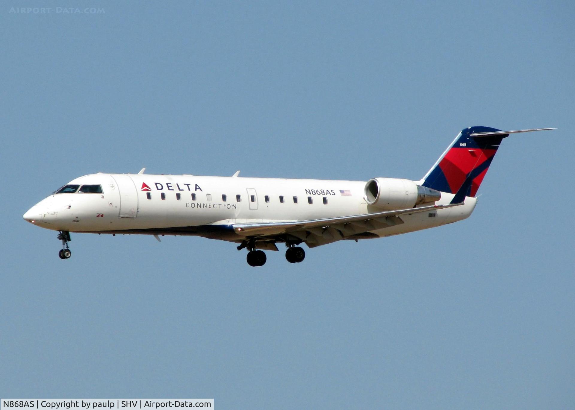 N868AS, 2001 Bombardier CRJ-200ER (CL-600-2B19) C/N 7474, Landing at Shreveport Regional.