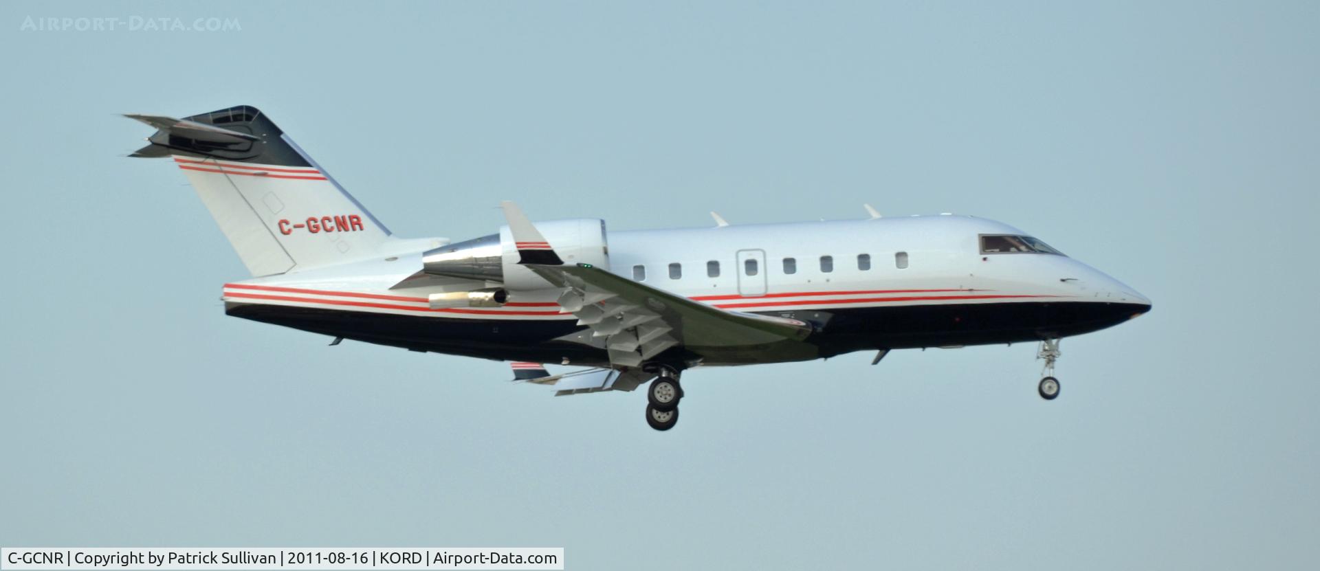 C-GCNR, 1997 Canadair Challenger 604 (CL-600-2B16) C/N 5339, landing Chicago OHare 14R