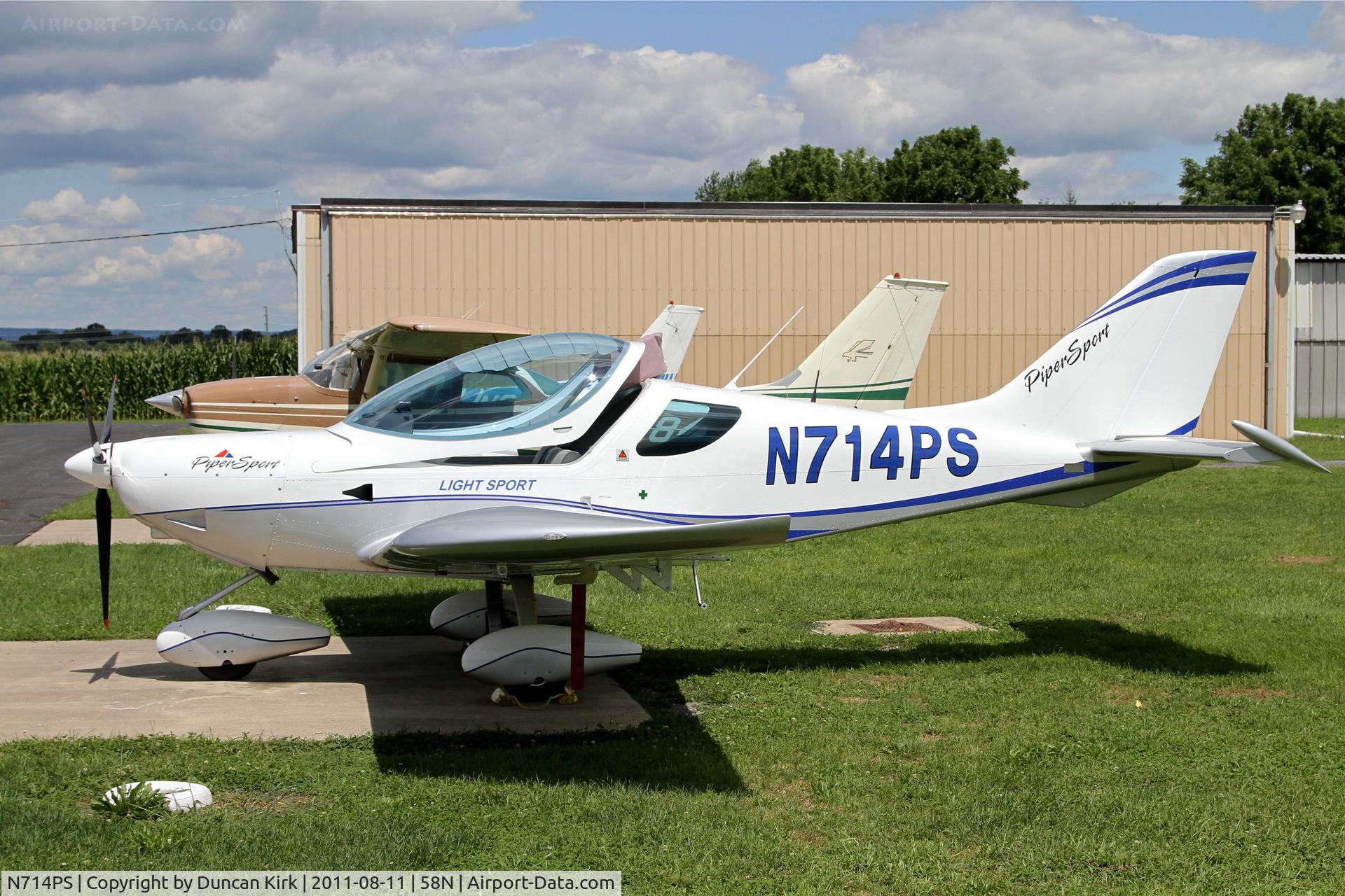 N714PS, SportCruiser (PiperSport) Piper Sport C/N P1001021, Canopy open in the heat of the day