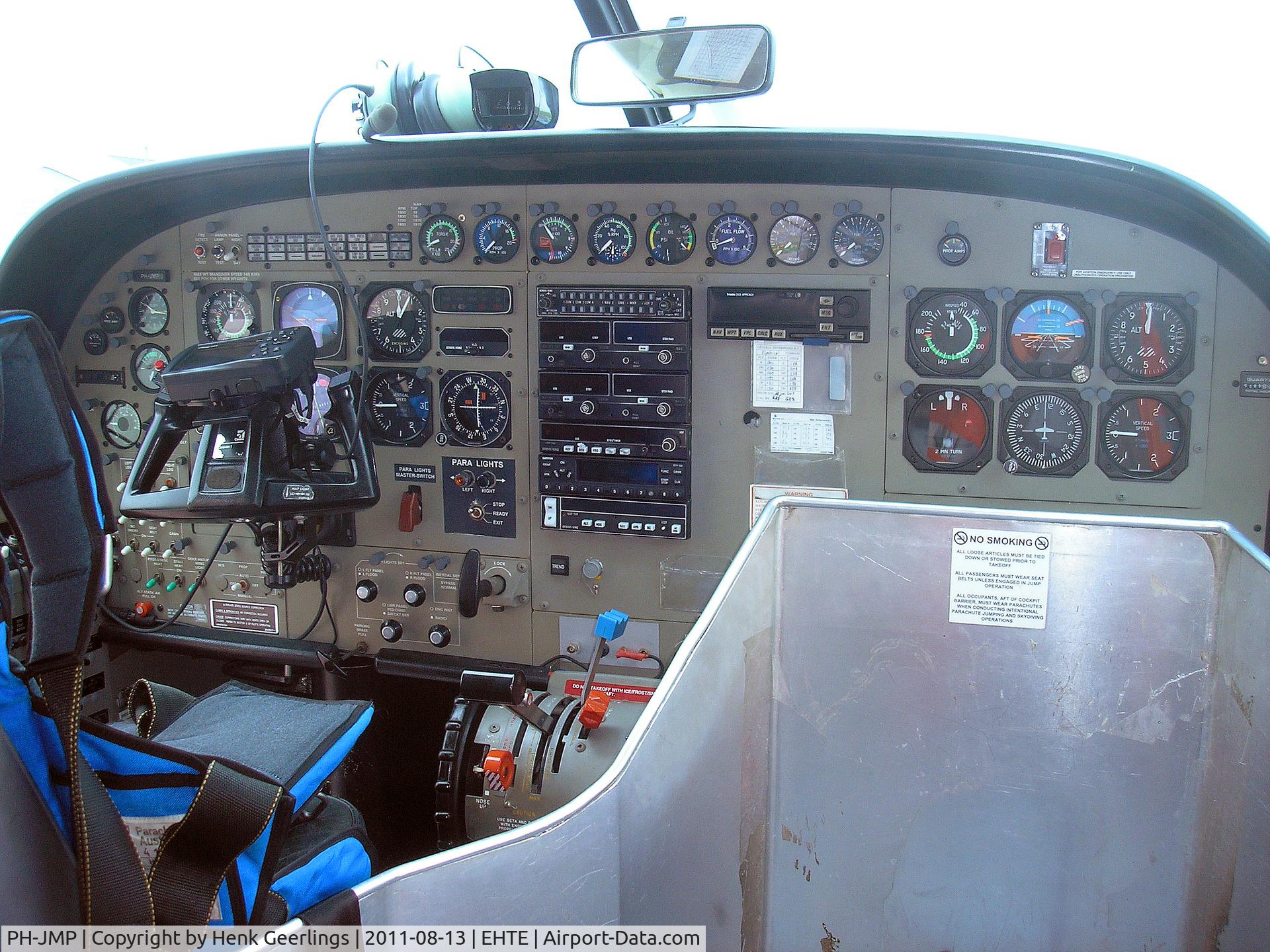 PH-JMP, 1997 Cessna 208B Supervan 900 C/N 208B-0583, Owner: Nationaal Parachutisten Centrum Teuge - National Para Center - Teuge