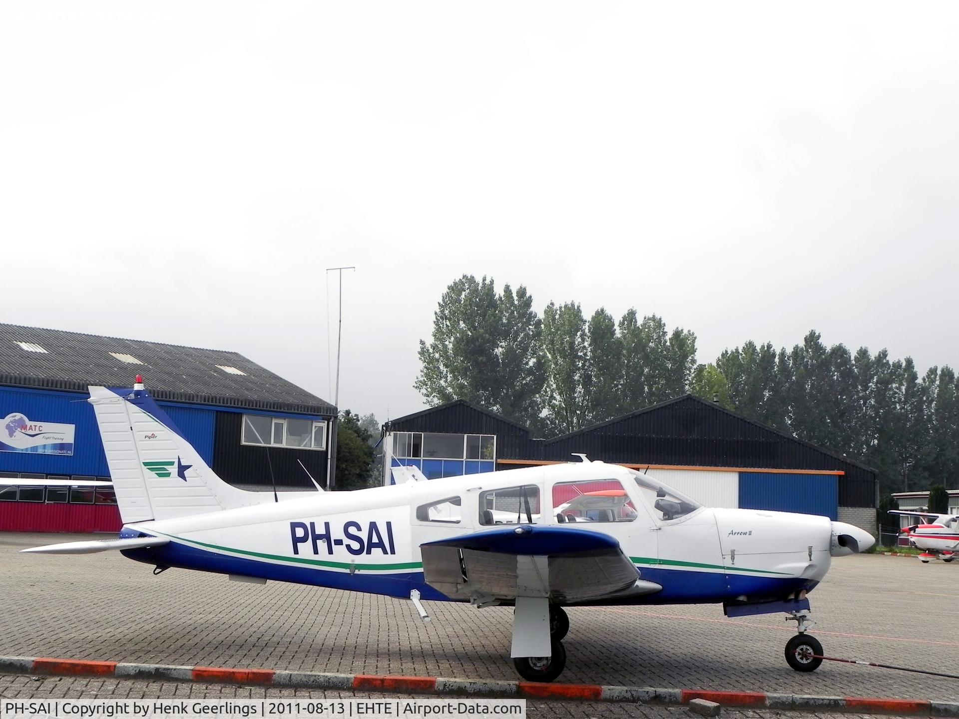 PH-SAI, Piper PA-28R-201 Cherokee Arrow III C/N 28R7837020, Piper Arrow III