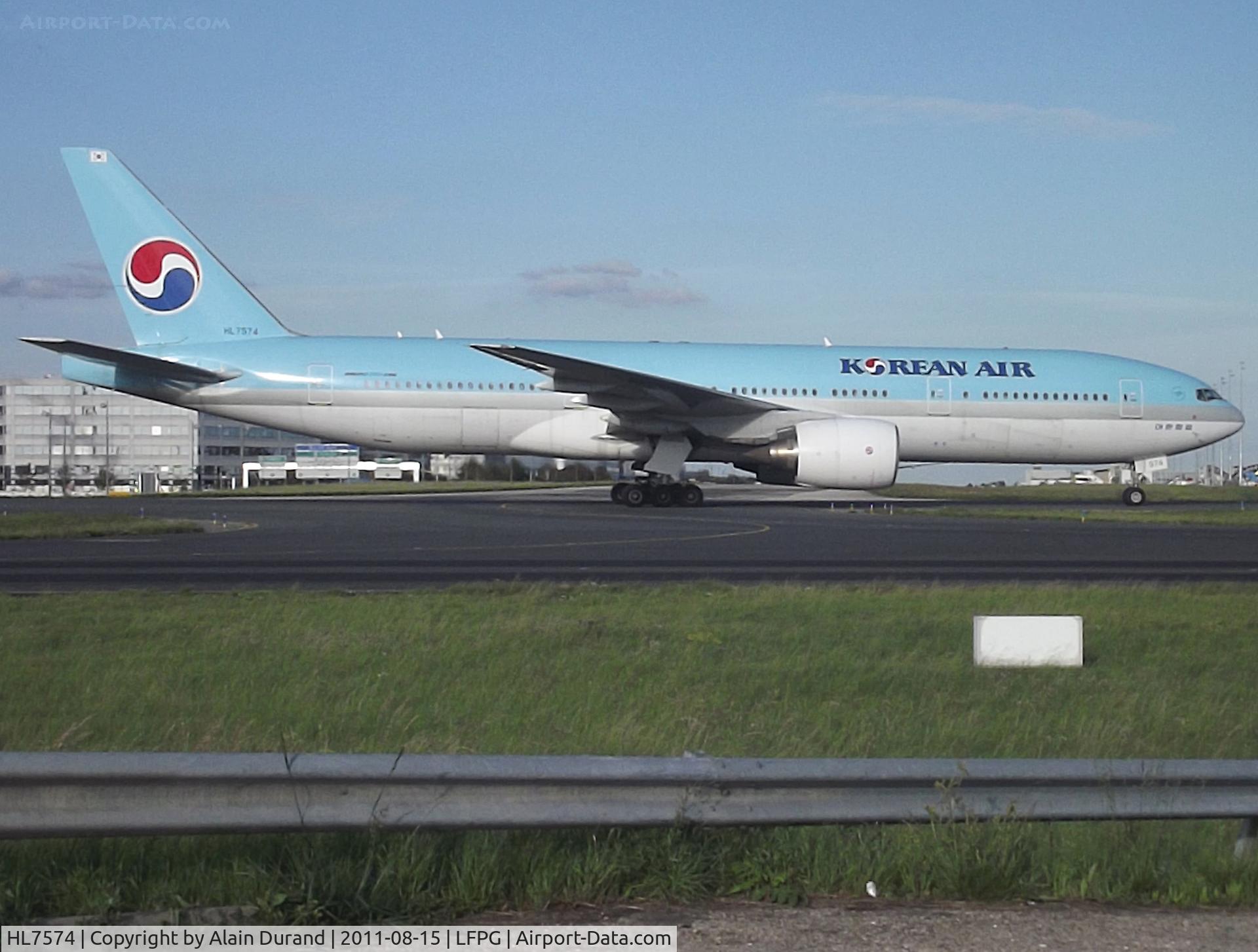 HL7574, 2000 Boeing 777-2B5/ER C/N 28444, Korean recently superseeded the 20 year long established 747-400 with a mix of 777-200 and 300s on the route serving CDG